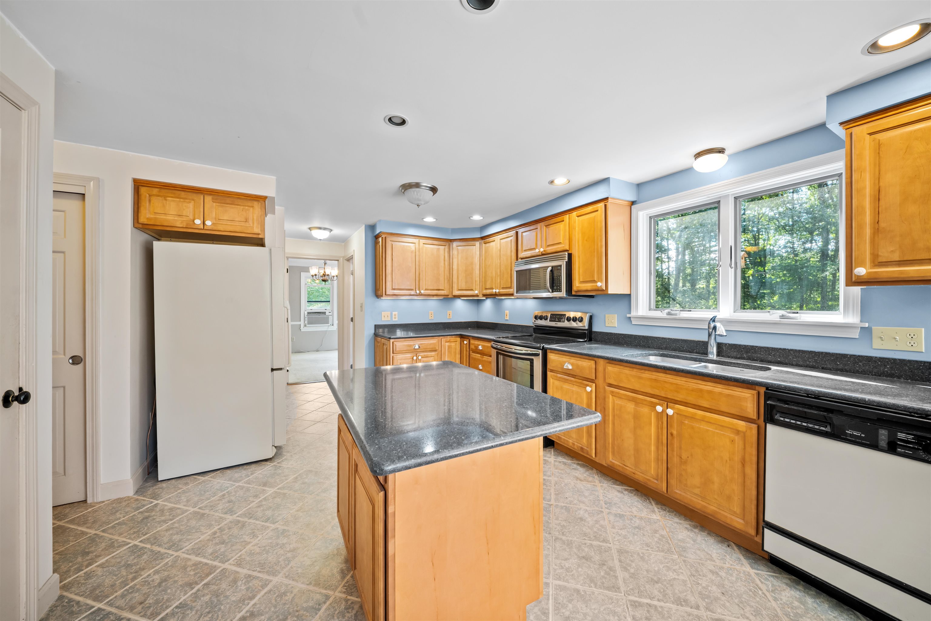 18 Garrison Lane Property Photo 3