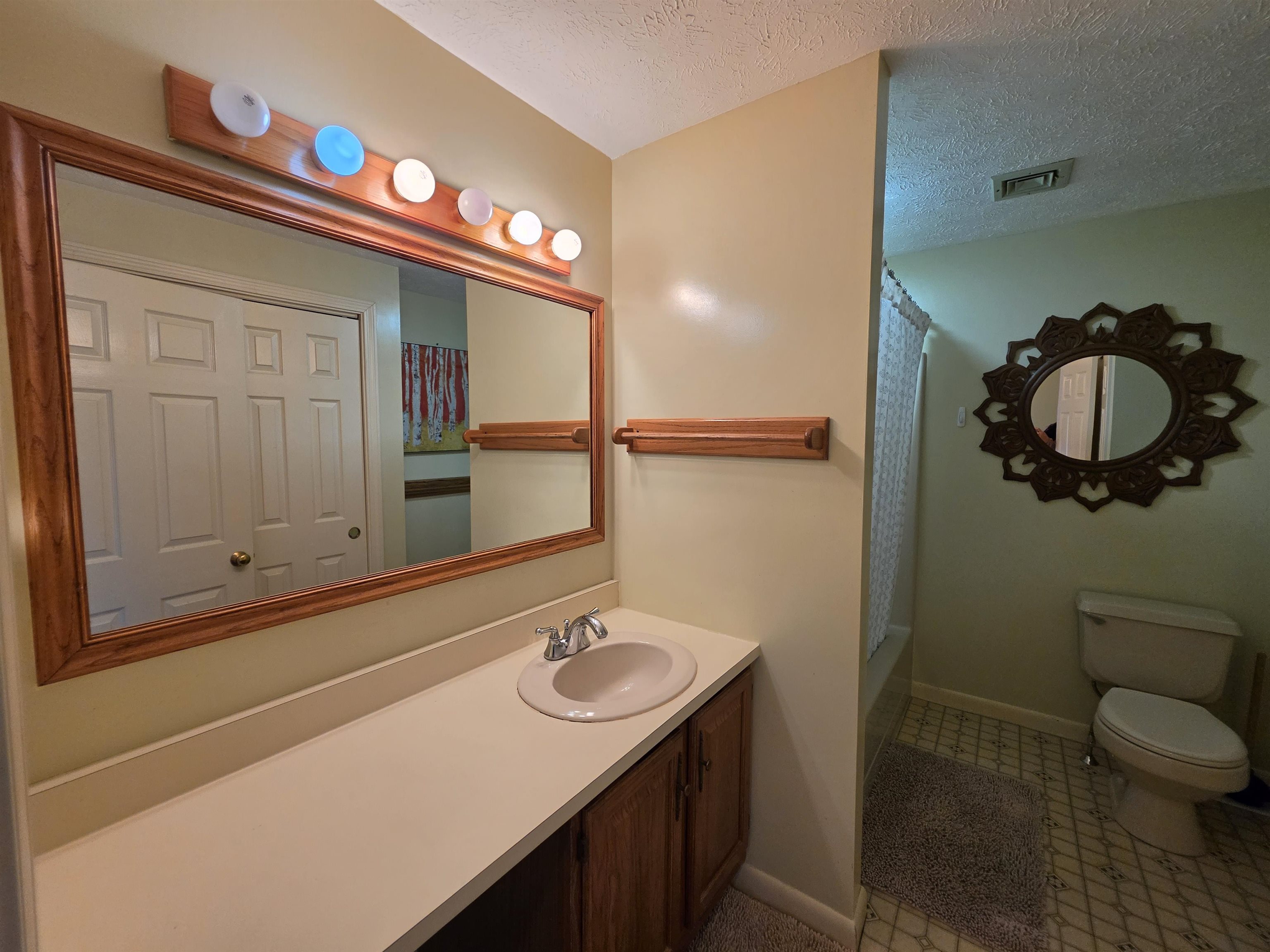 403 Eastview Drive Property Photo 17