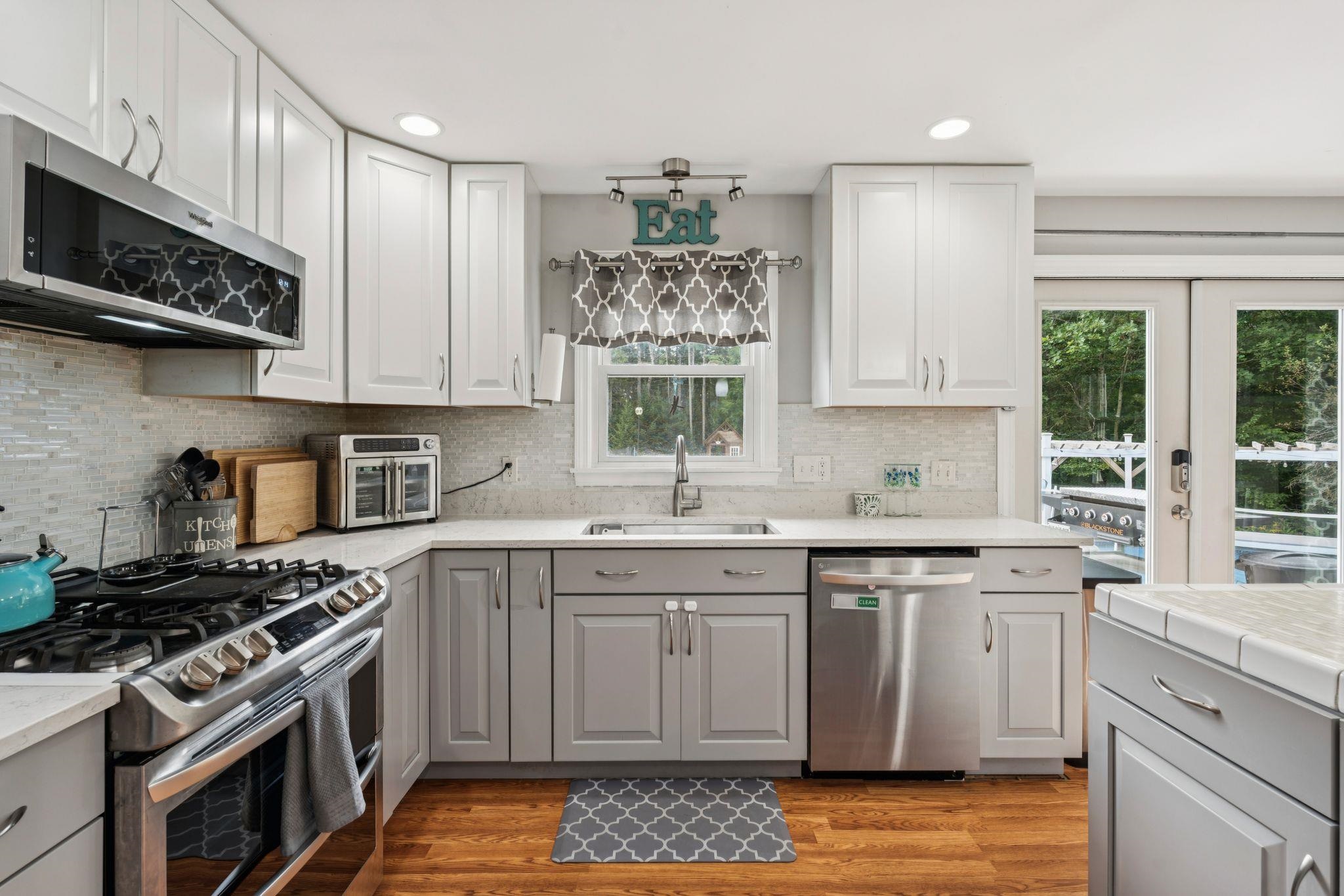 37 Riverside Drive Property Photo 6