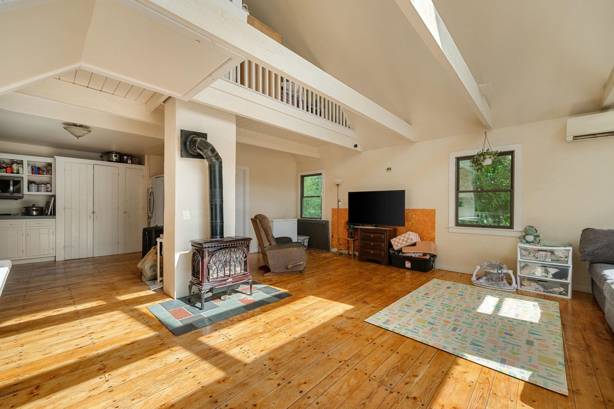 328 Bear Farm Road Property Photo 12