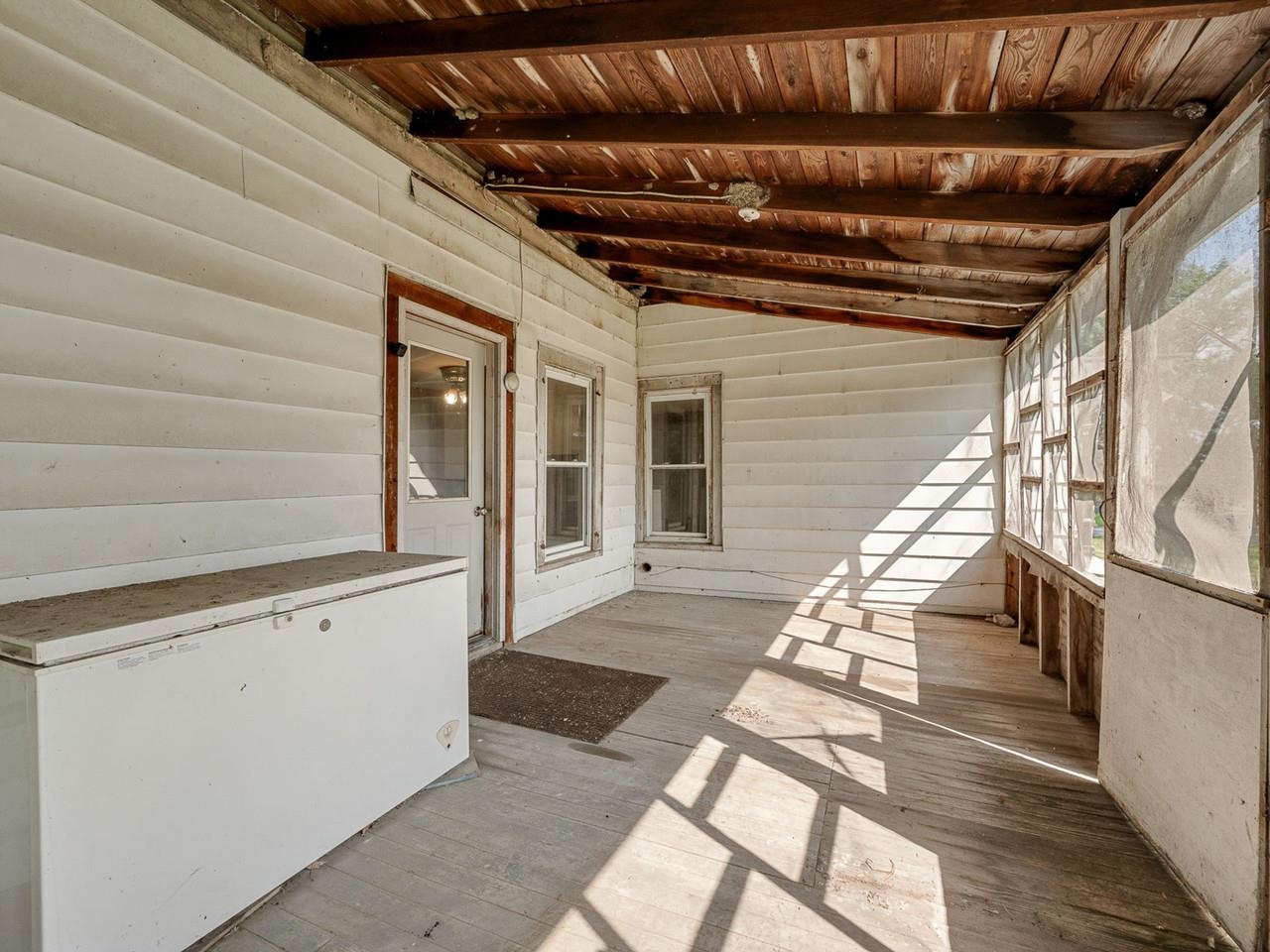 1114 Jersey Street South Property Photo 5