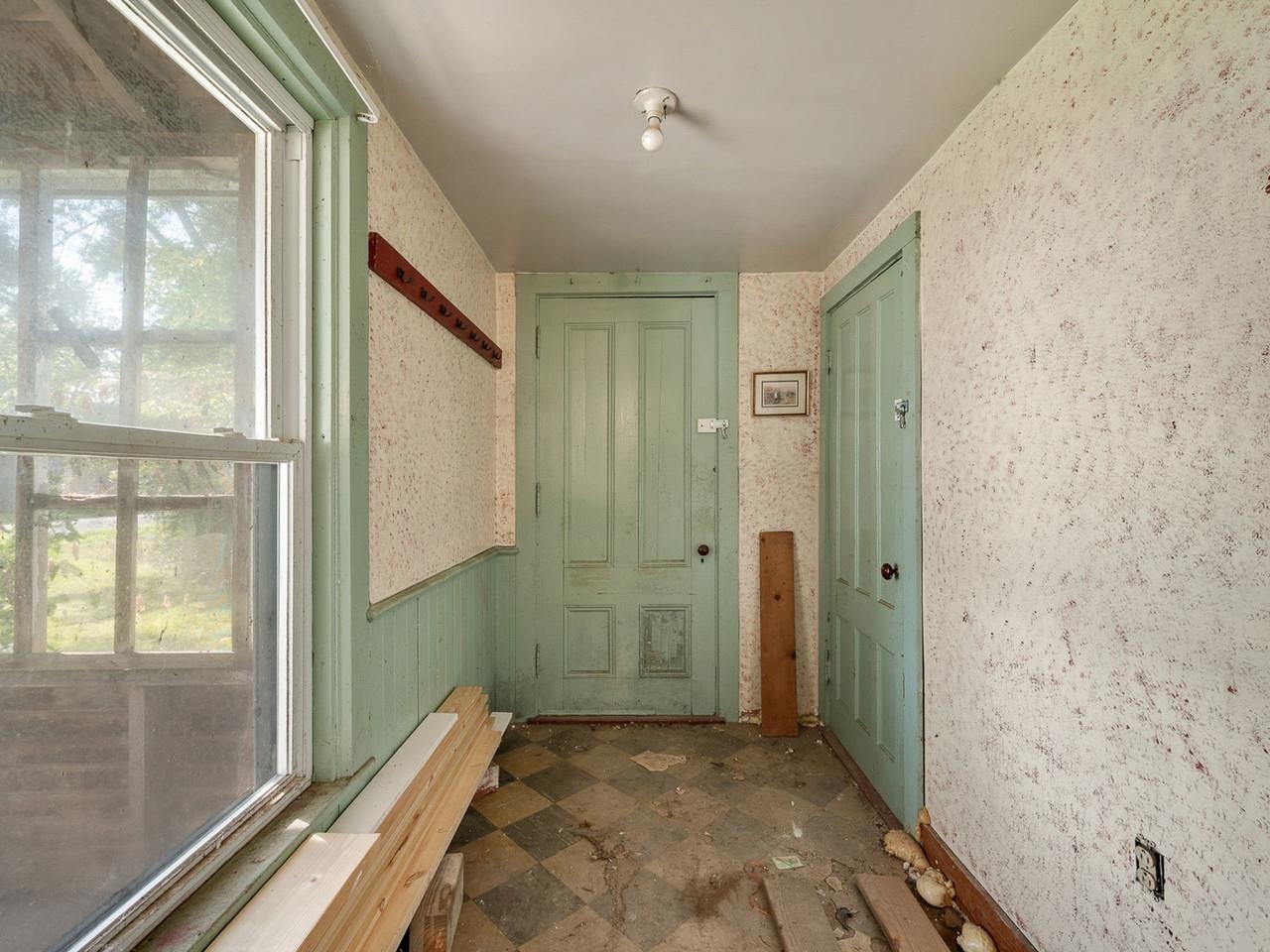 1114 Jersey Street South Property Photo 6