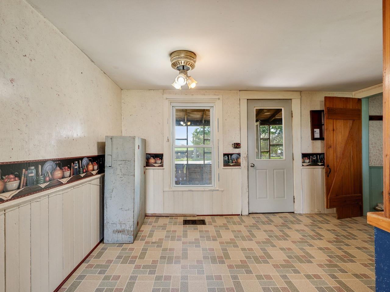 1114 Jersey Street South Property Photo 8