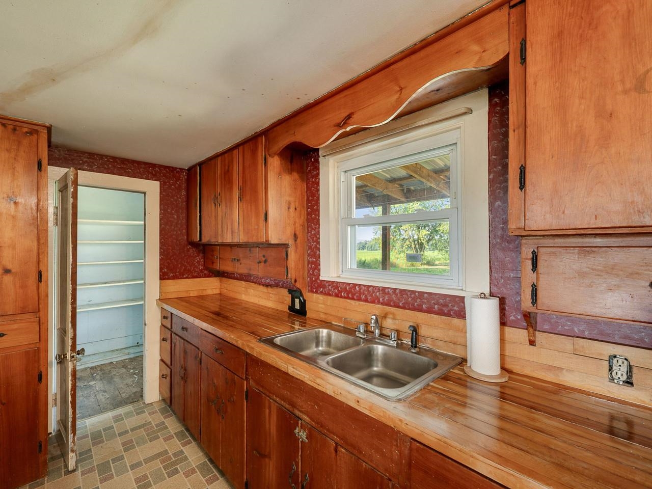 1114 Jersey Street South Property Photo 11