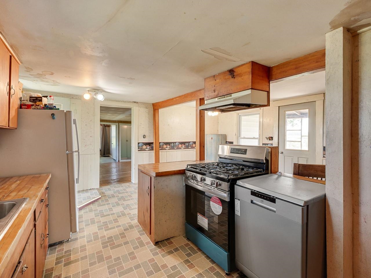 1114 Jersey Street South Property Photo 13