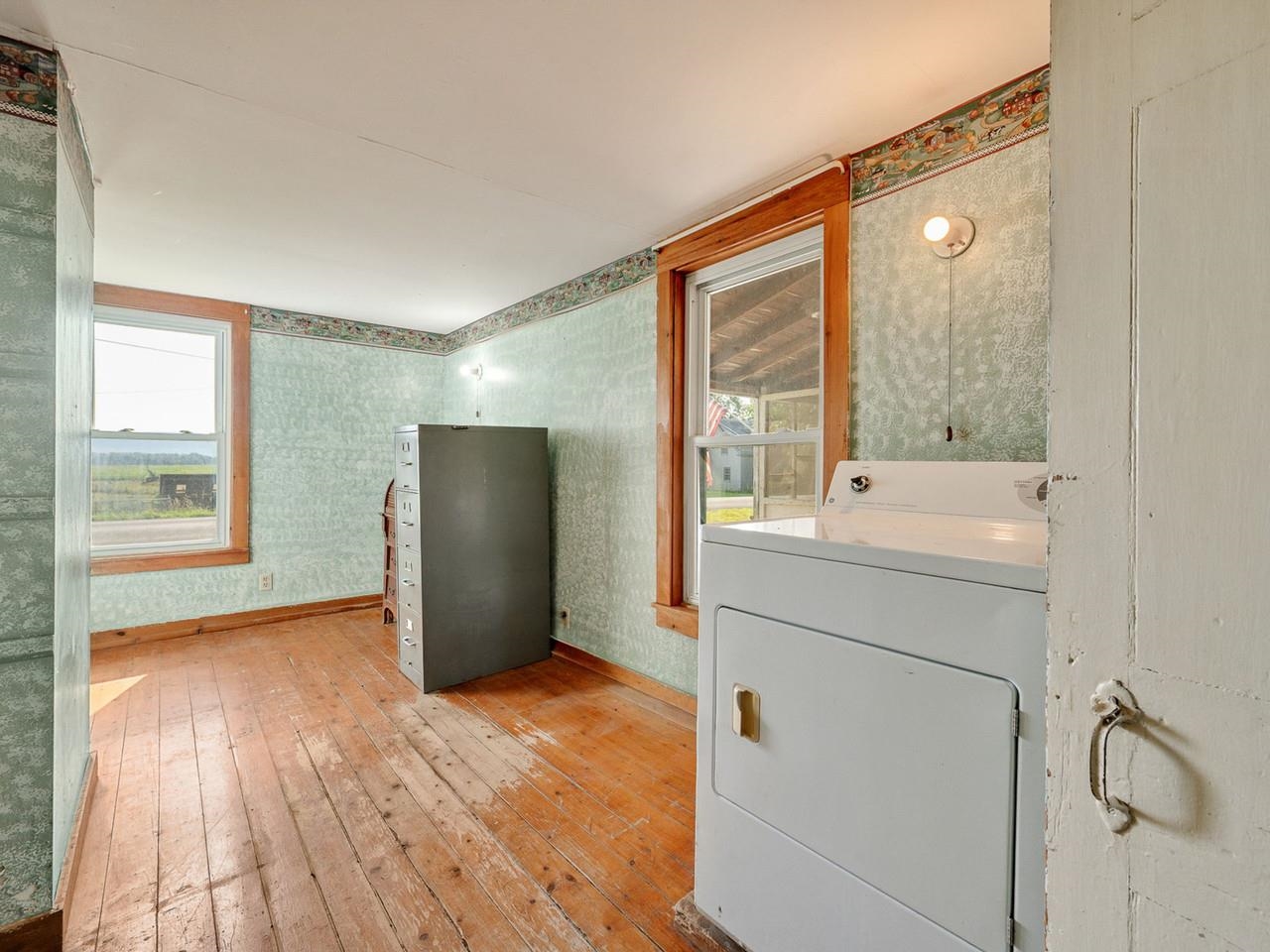 1114 Jersey Street South Property Photo 16