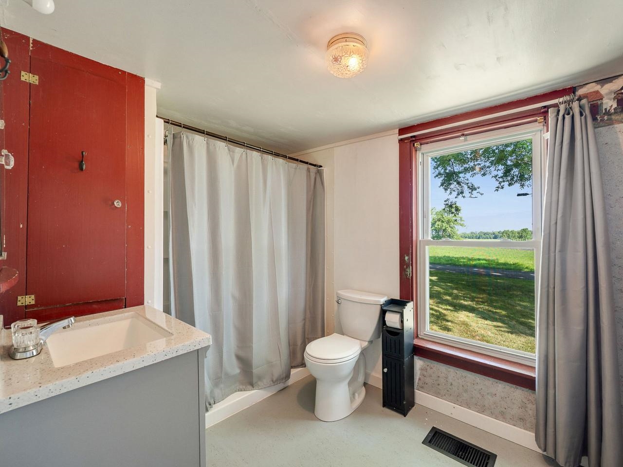 1114 Jersey Street South Property Photo 22