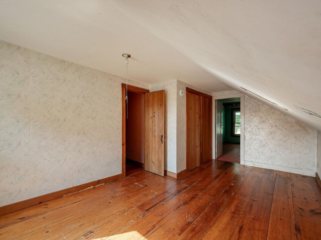 1114 Jersey Street South Property Photo 28