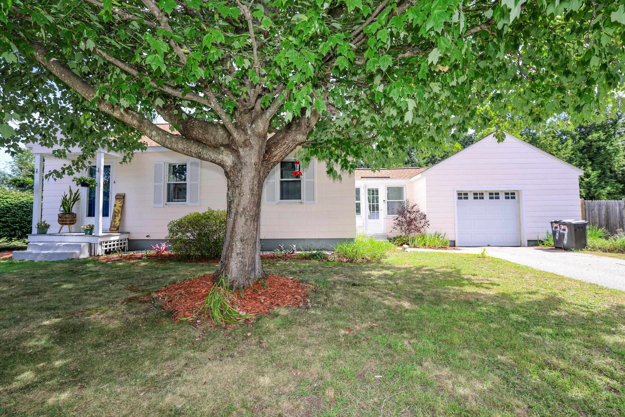 4 Woodbury Lane Property Photo 2