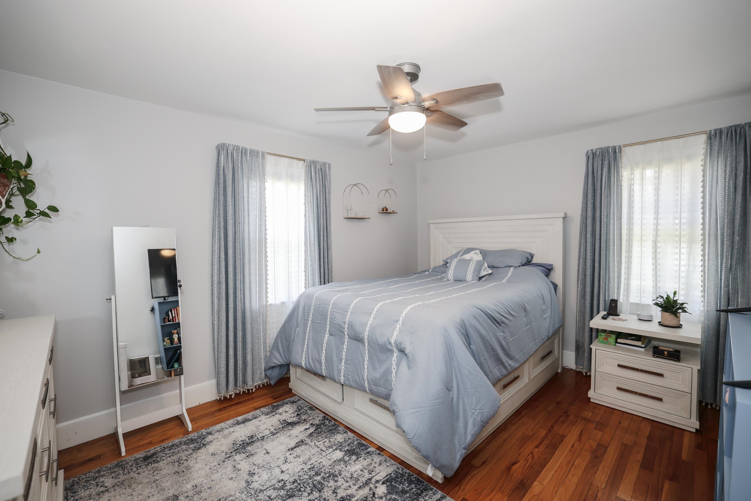 4 Woodbury Lane Property Photo 11