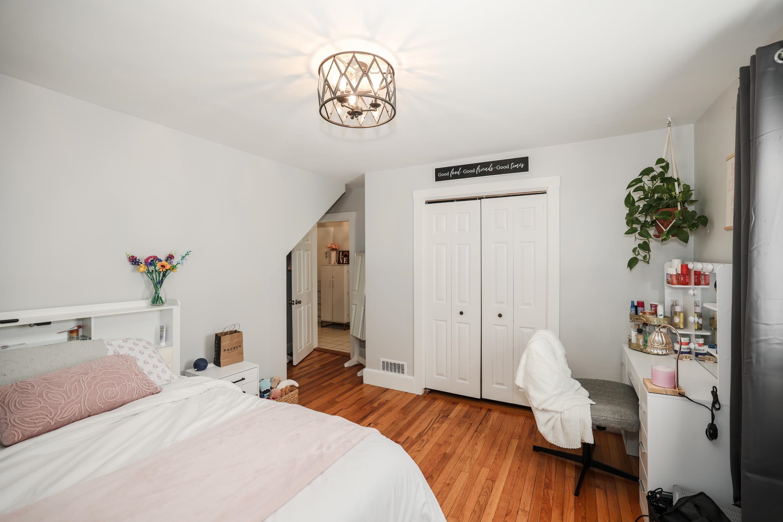 4 Woodbury Lane Property Photo 16