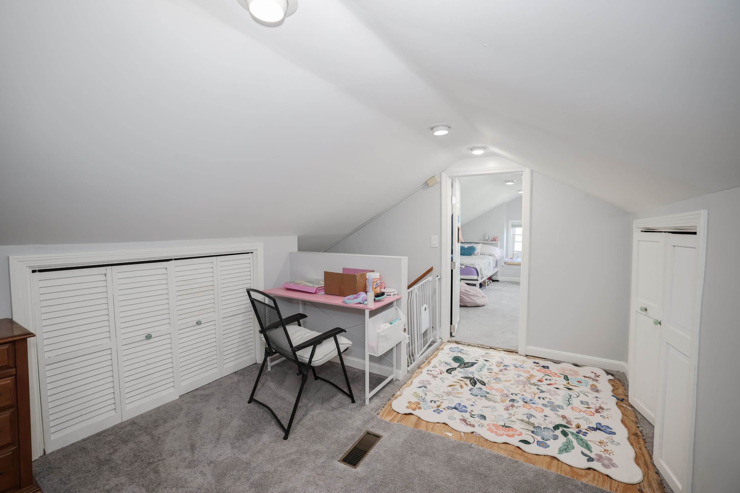 4 Woodbury Lane Property Photo 22