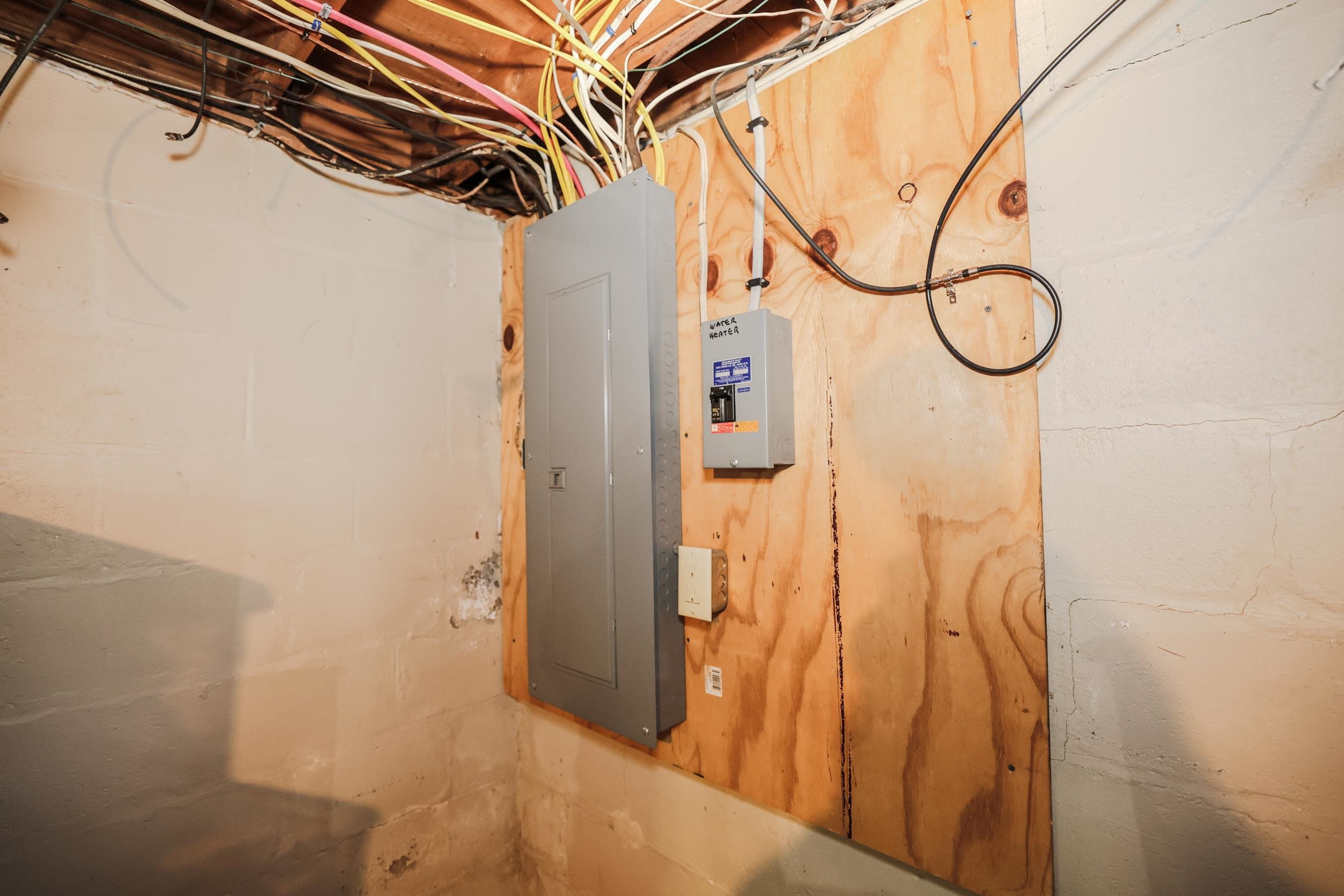 4 Woodbury Lane Property Photo 24