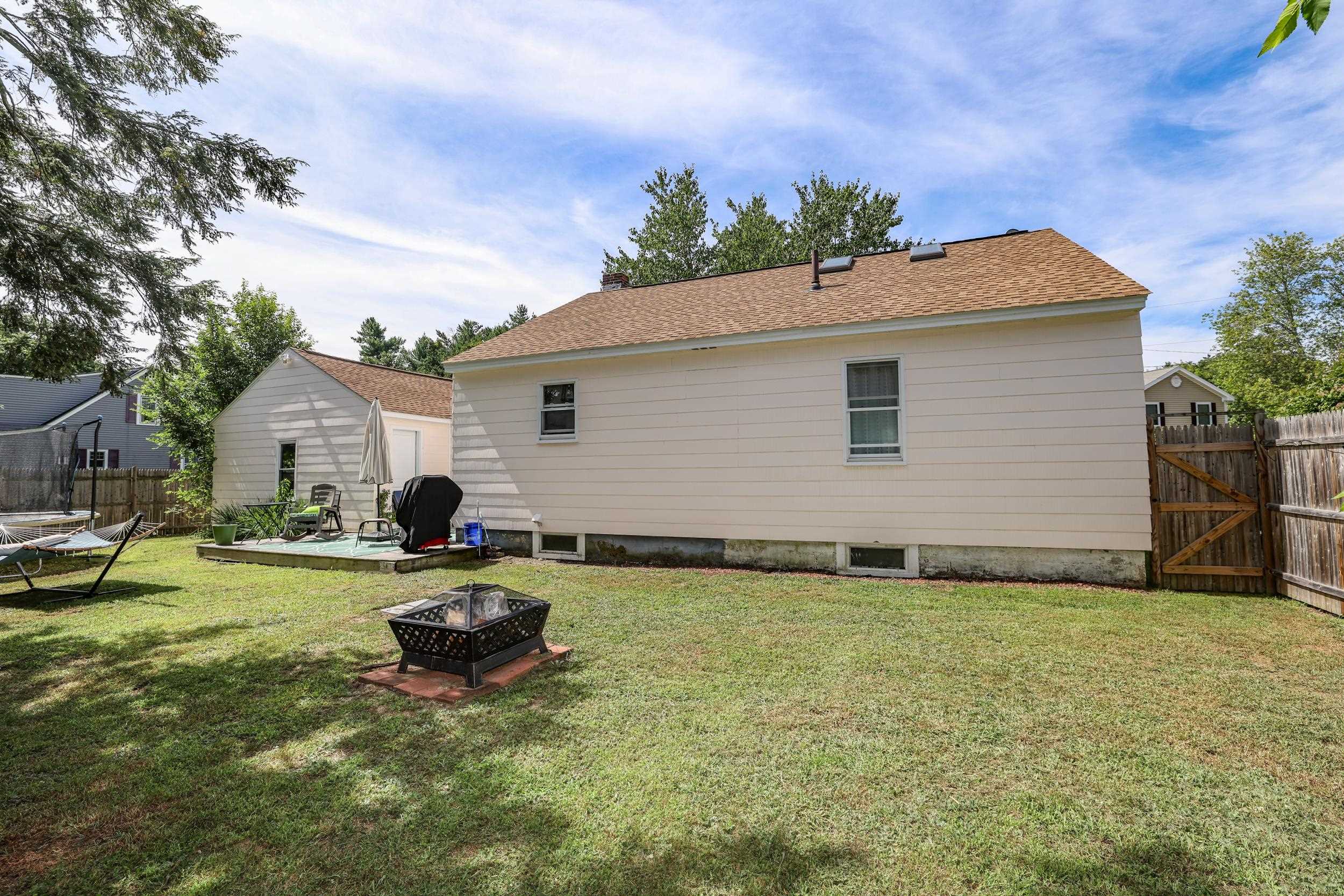 4 Woodbury Lane Property Photo 29