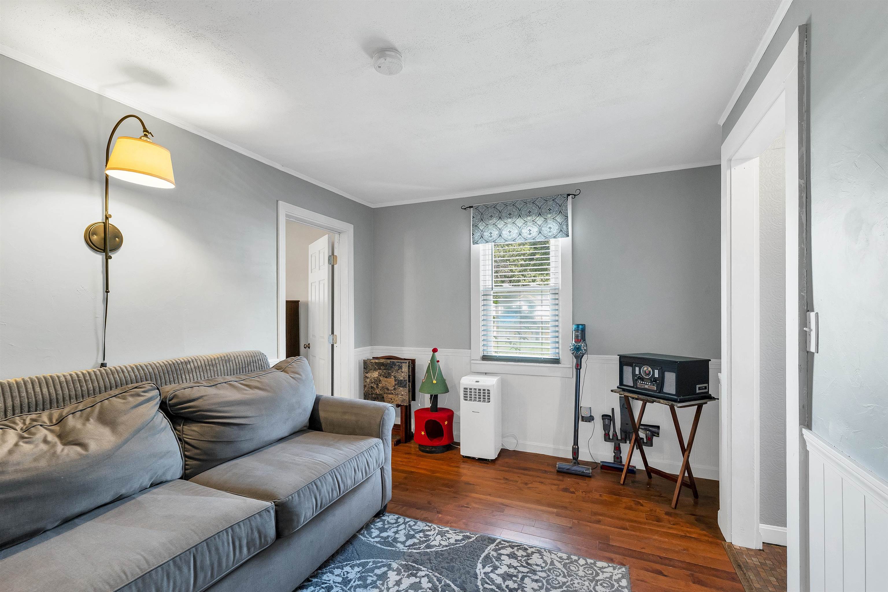 17 Manor Road Property Photo 18