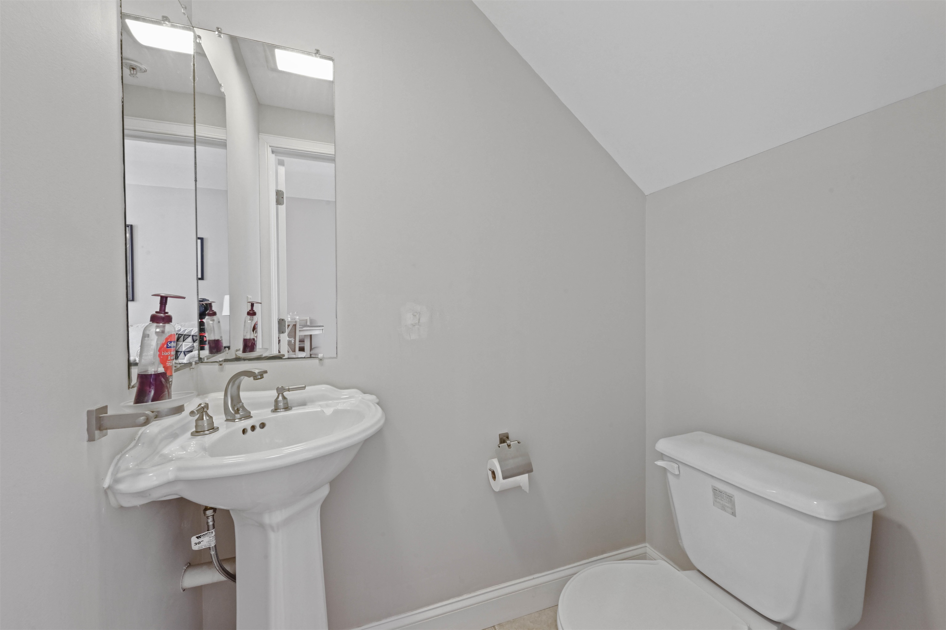 1044 North Avenue Property Photo 9