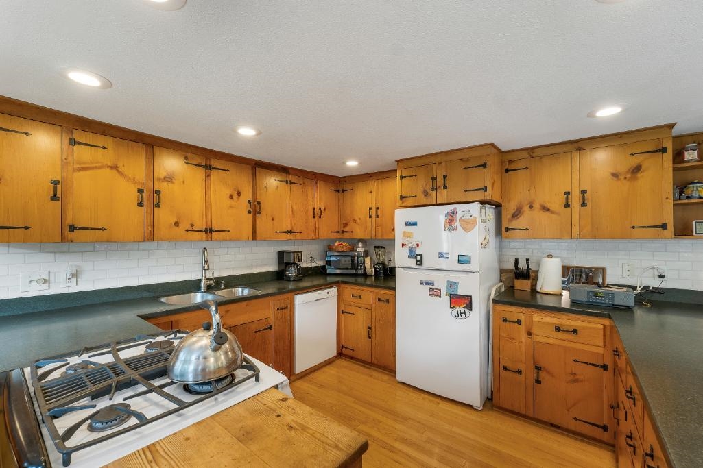 533 Ellsworth Hill Road Property Photo 13