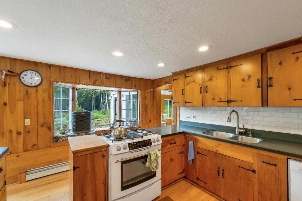 533 Ellsworth Hill Road Property Photo 14