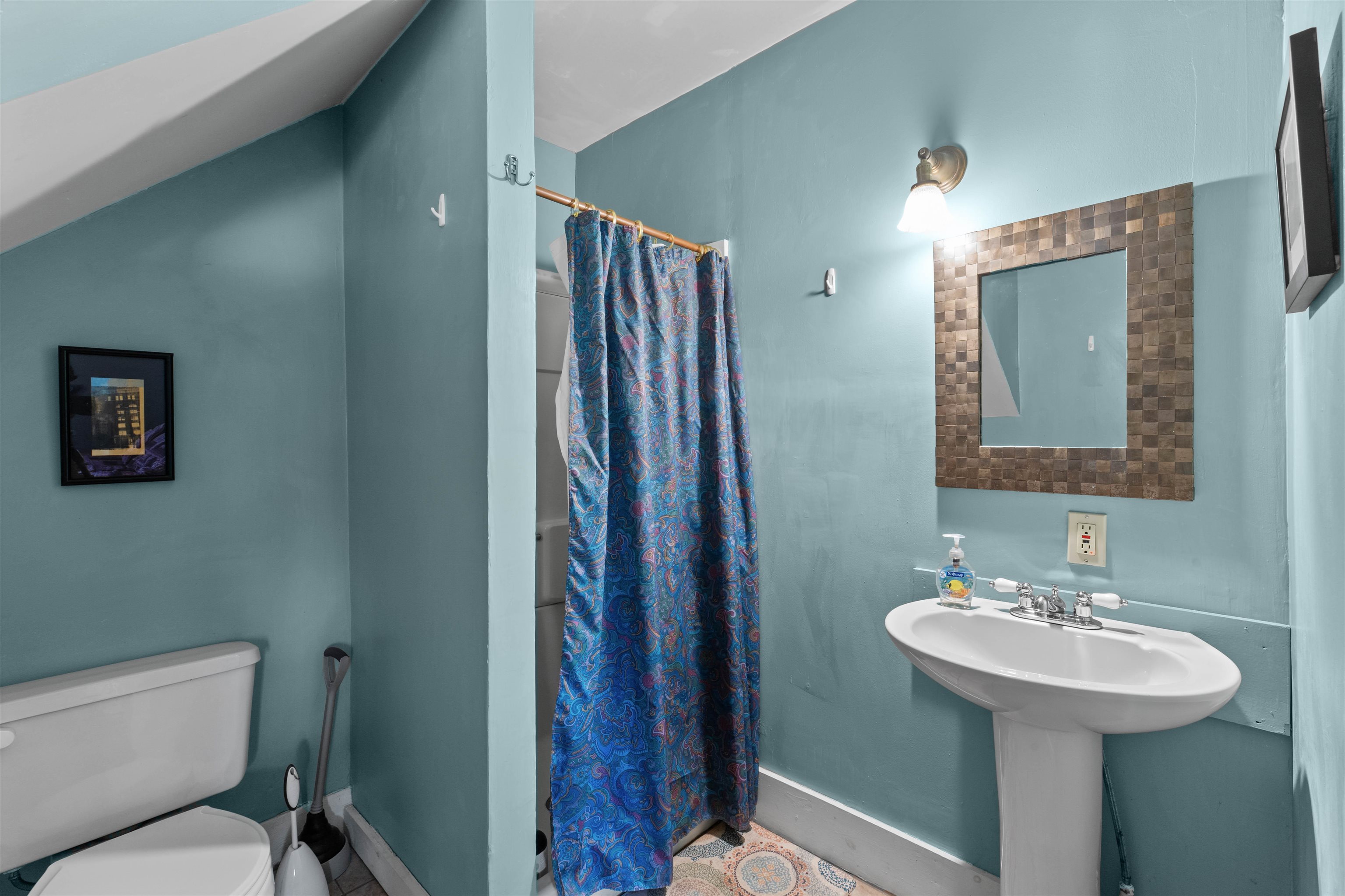 1657 E Main Street Property Photo 15