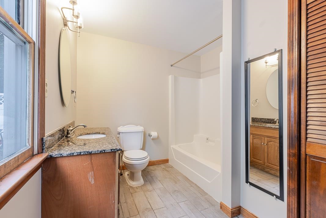 324 Laurel Street Property Photo 11