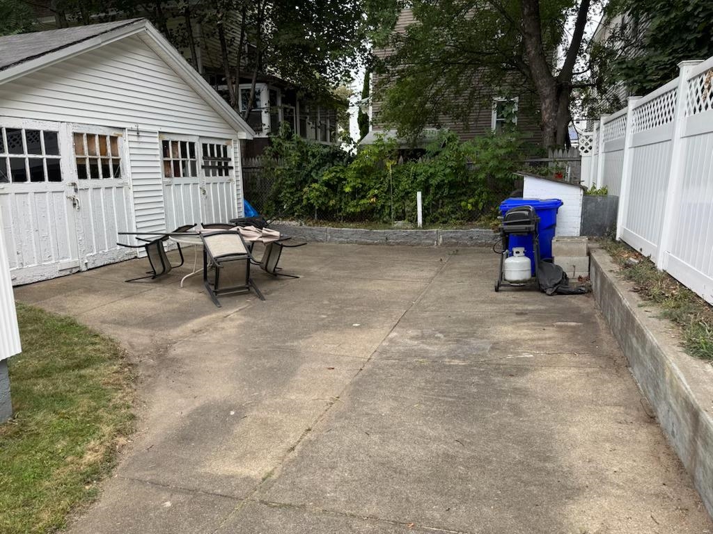 324 Laurel Street Property Photo 20