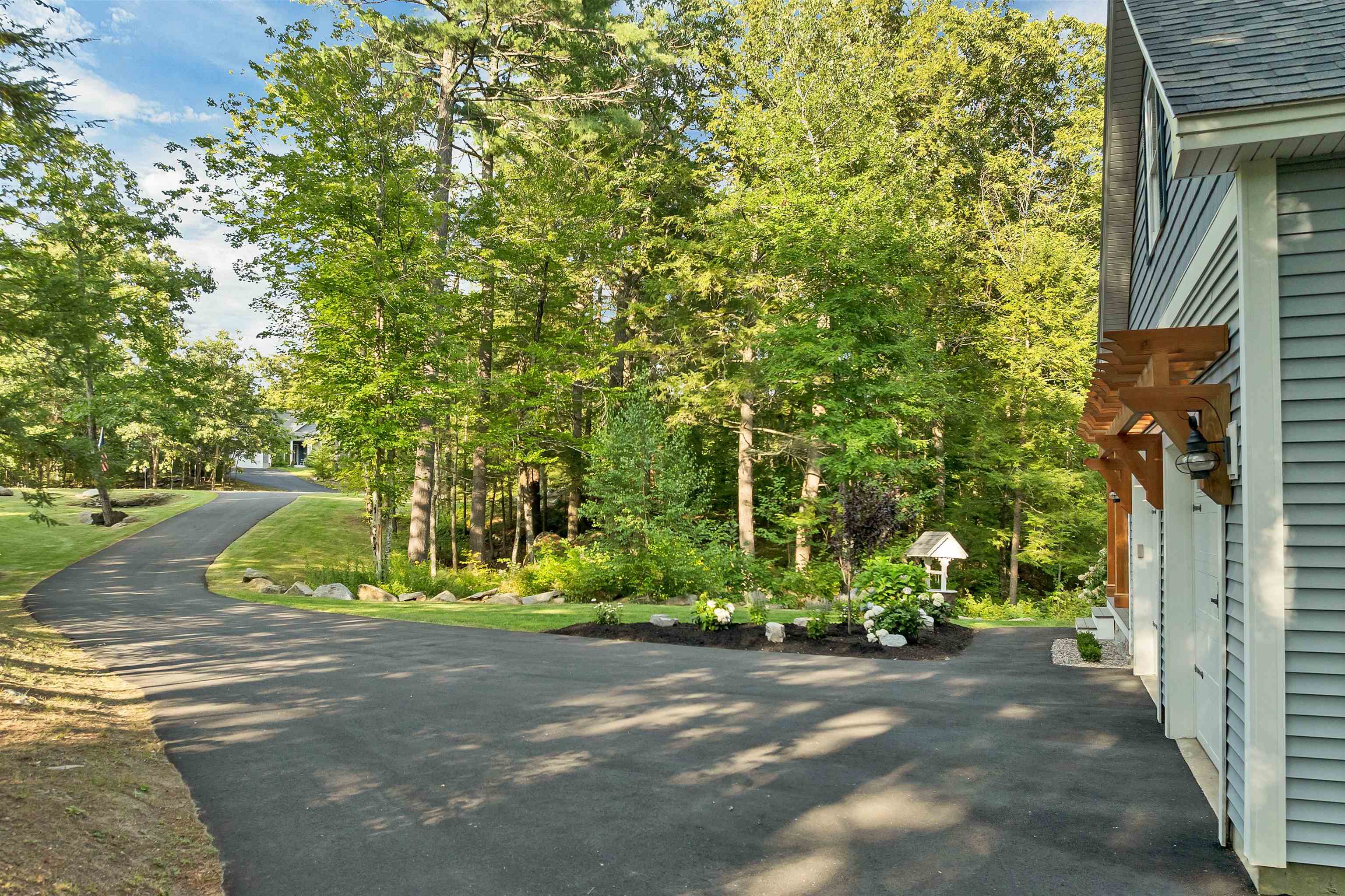33 Beaverside Drive Property Photo 3