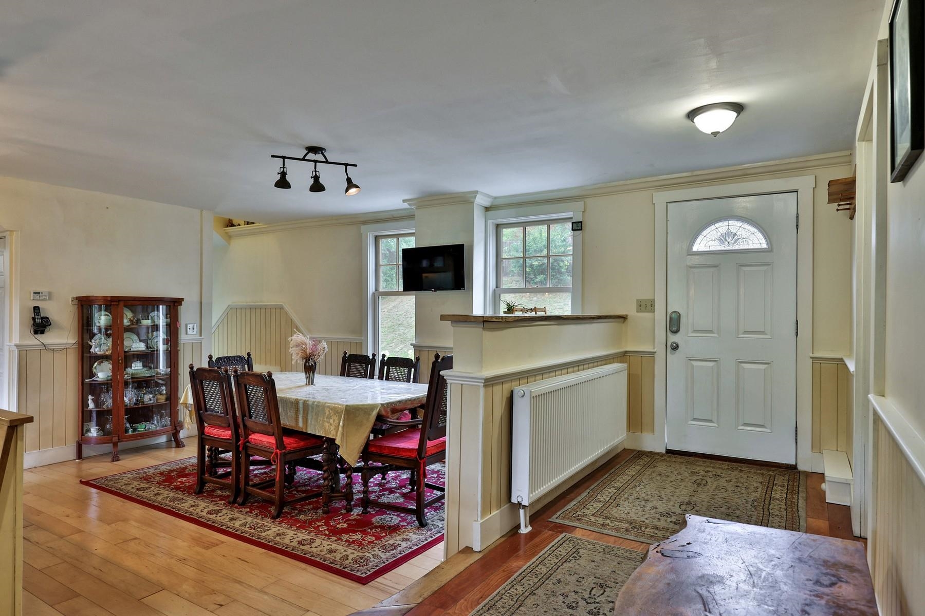 11 Maple Street Property Photo 3