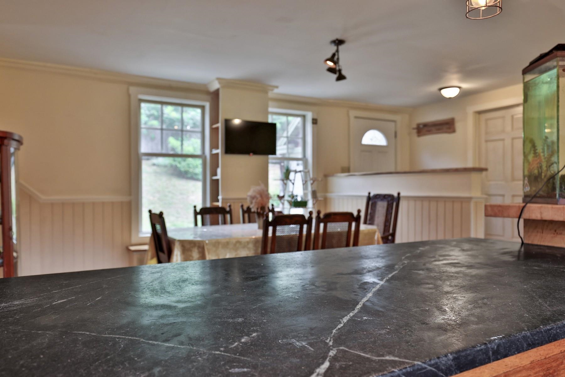 11 Maple Street Property Photo 8