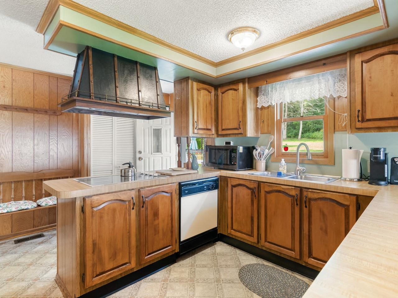 157 Williston Woods Road Property Photo 7