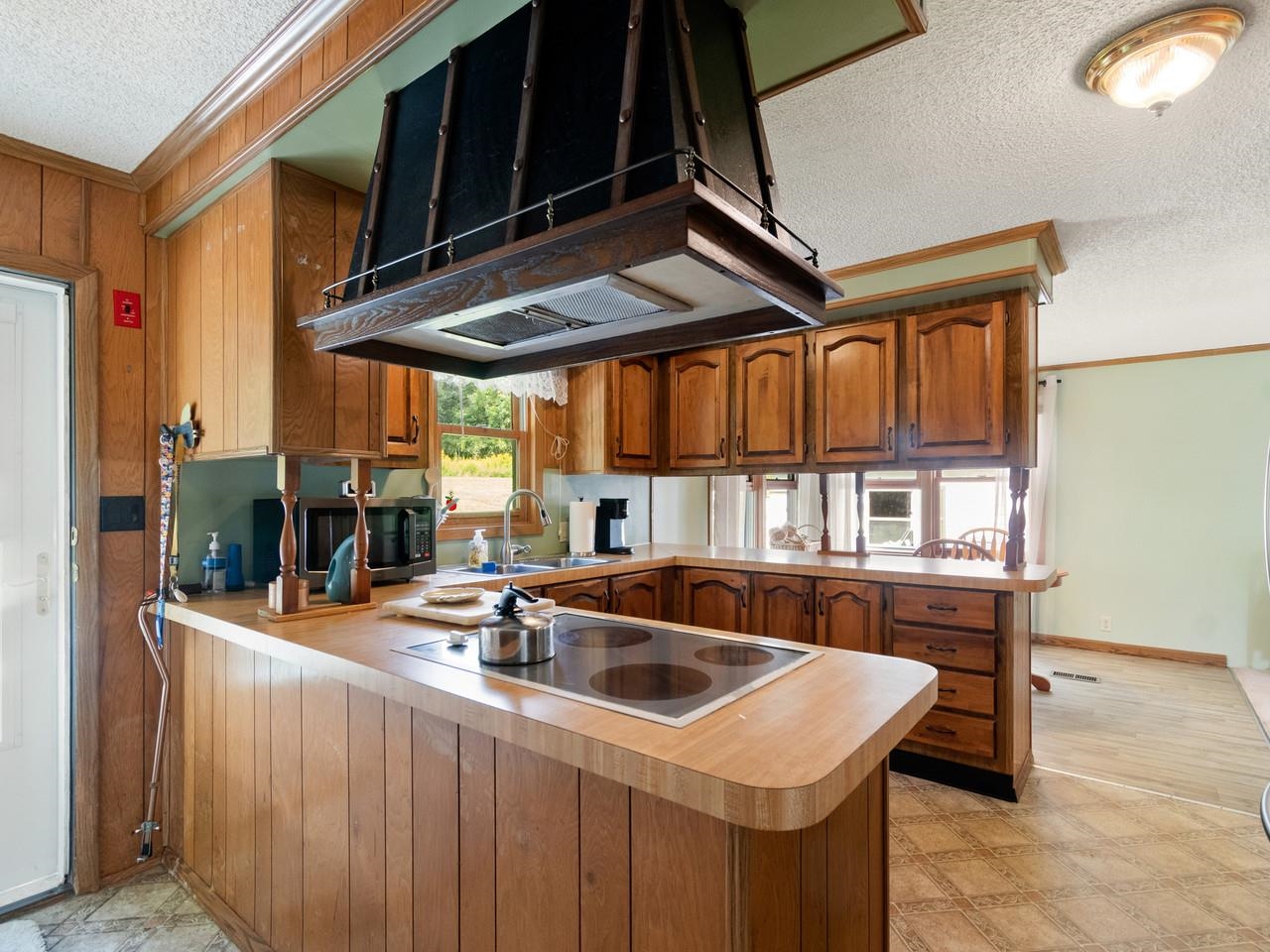 157 Williston Woods Road Property Photo 10