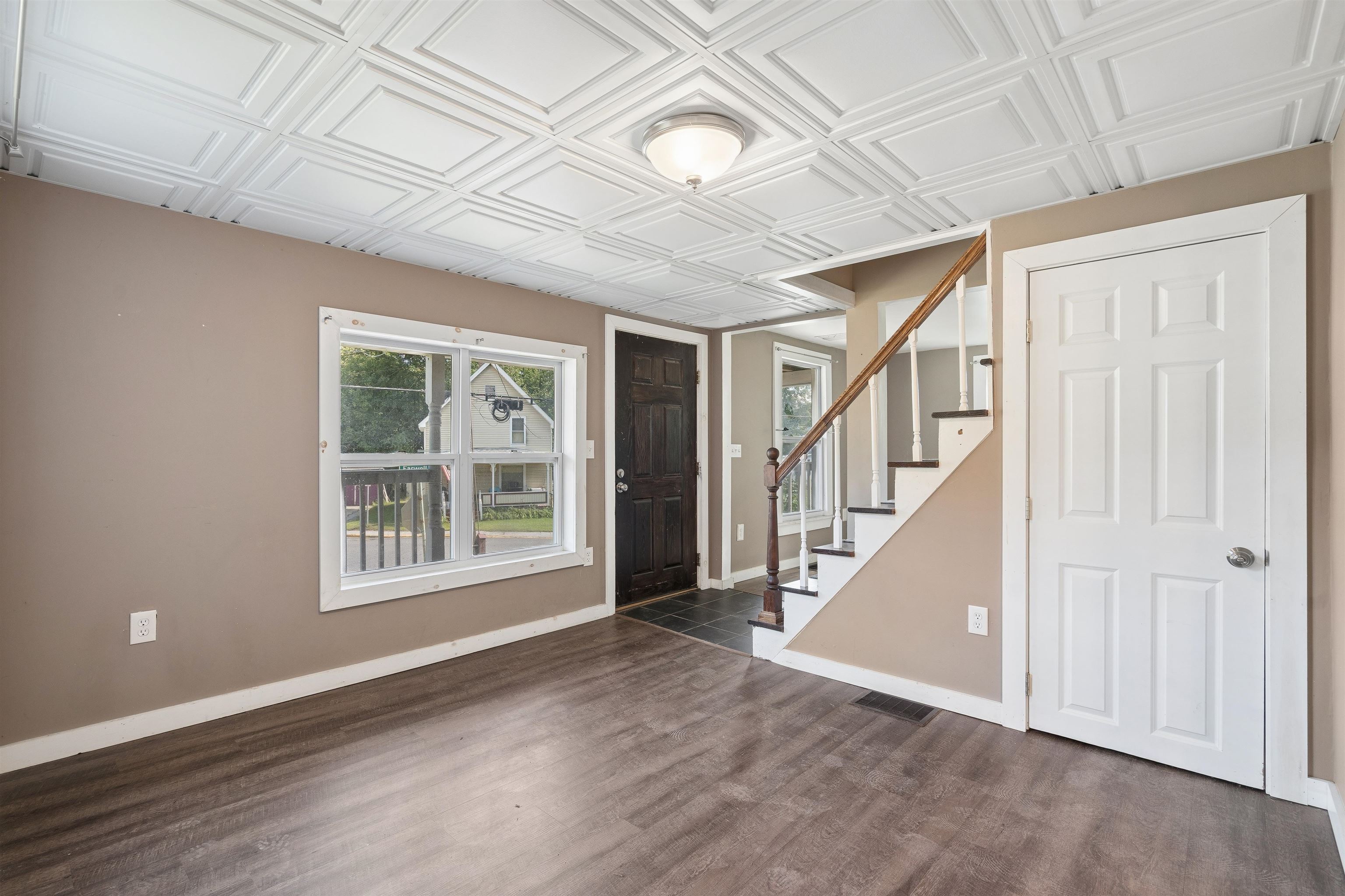 2 Farwell Street Property Photo 17