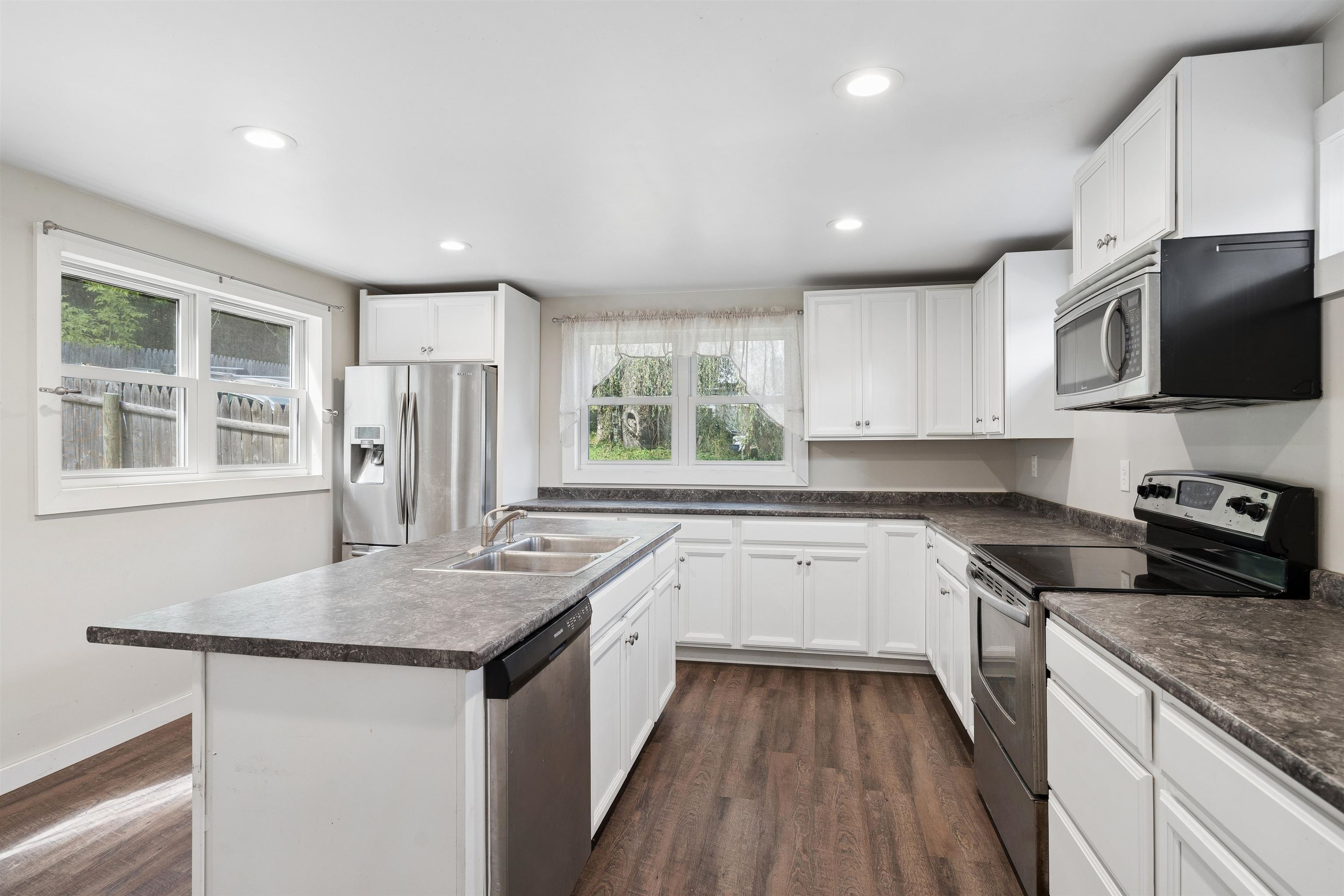 2 Farwell Street Property Photo 23