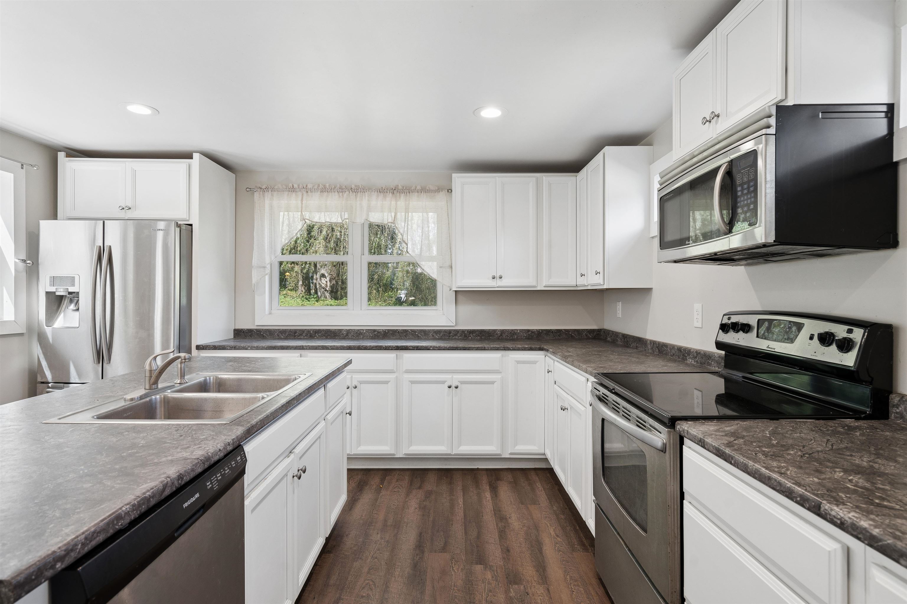 2 Farwell Street Property Photo 24