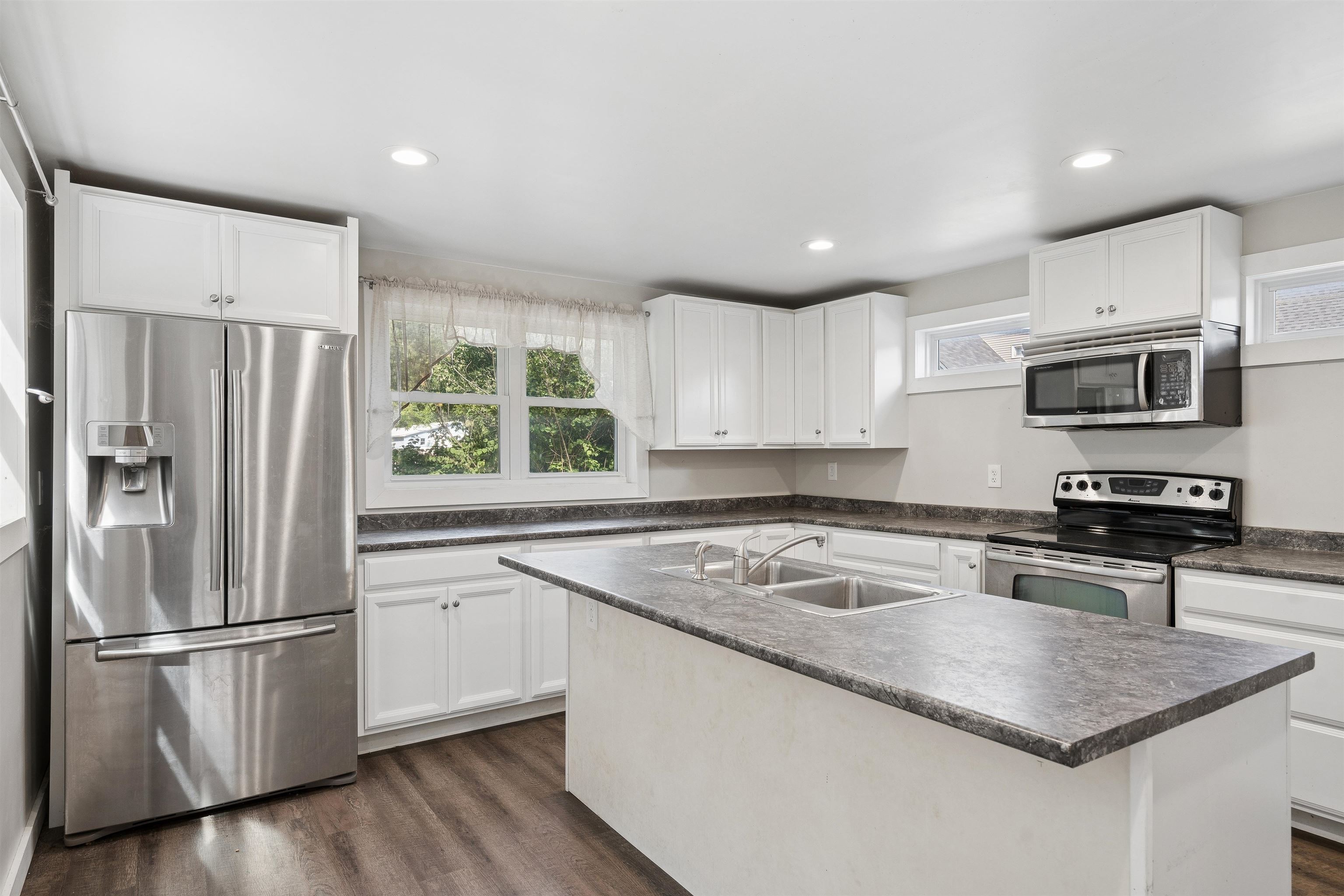 2 Farwell Street Property Photo 25
