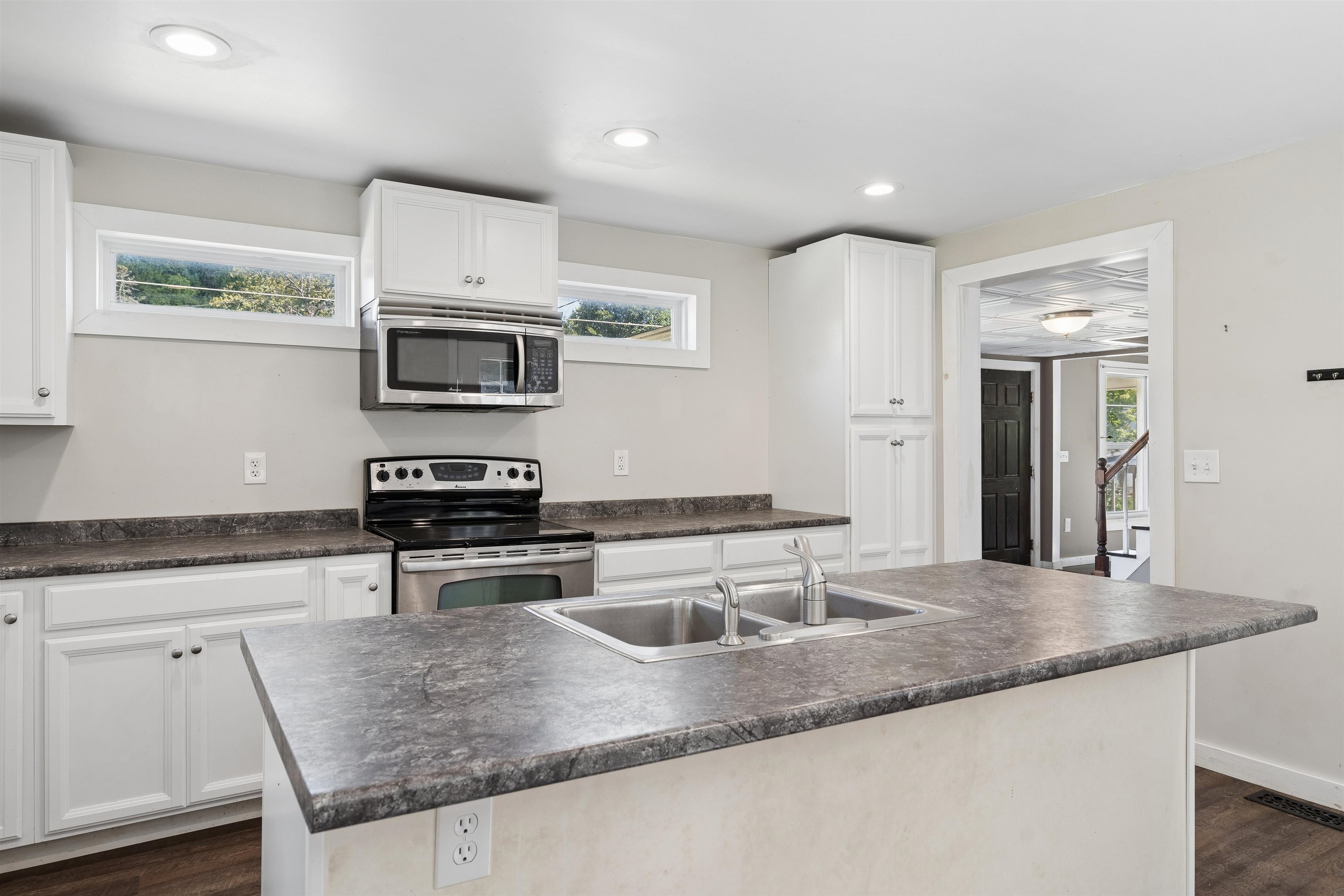 2 Farwell Street Property Photo 27