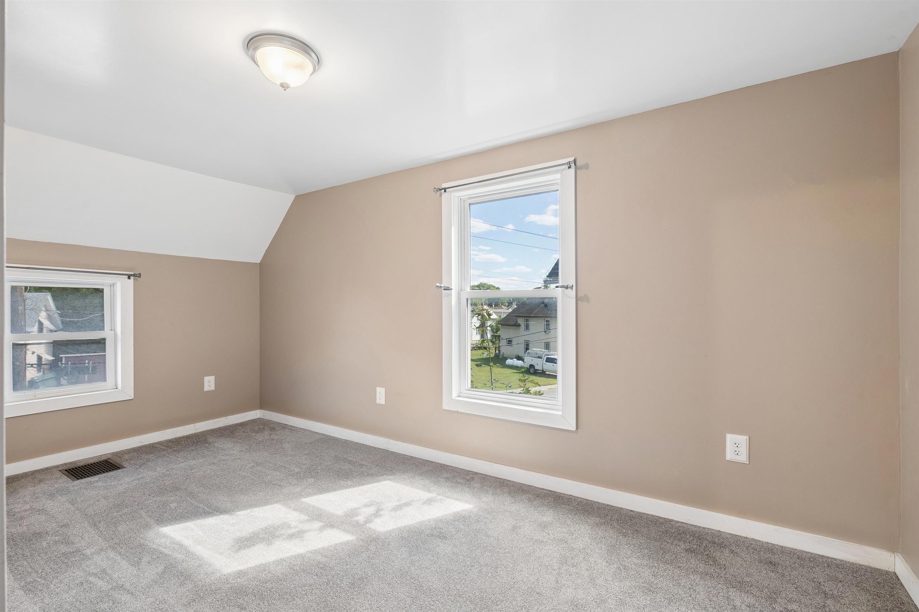 2 Farwell Street Property Photo 33
