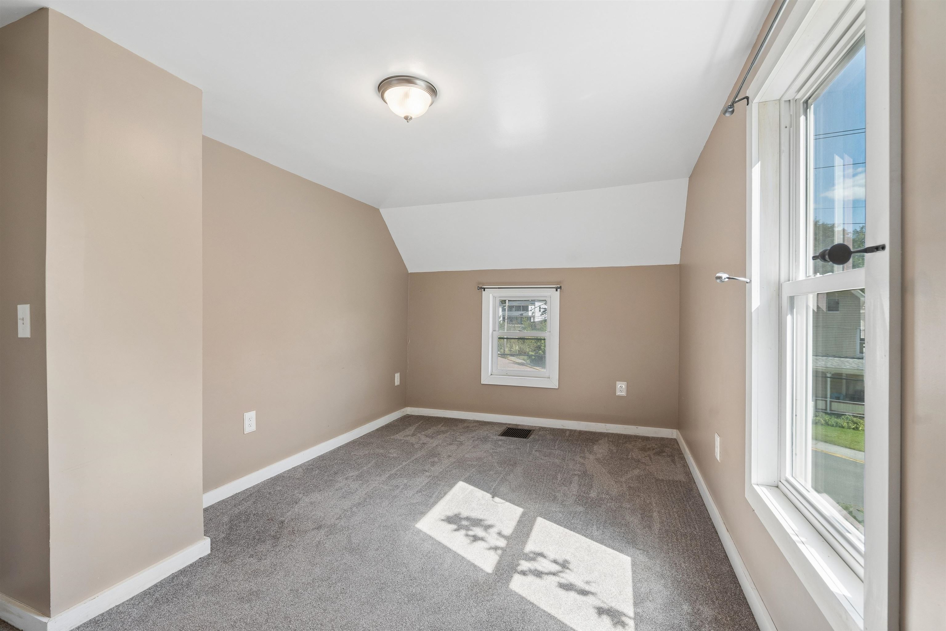 2 Farwell Street Property Photo 34