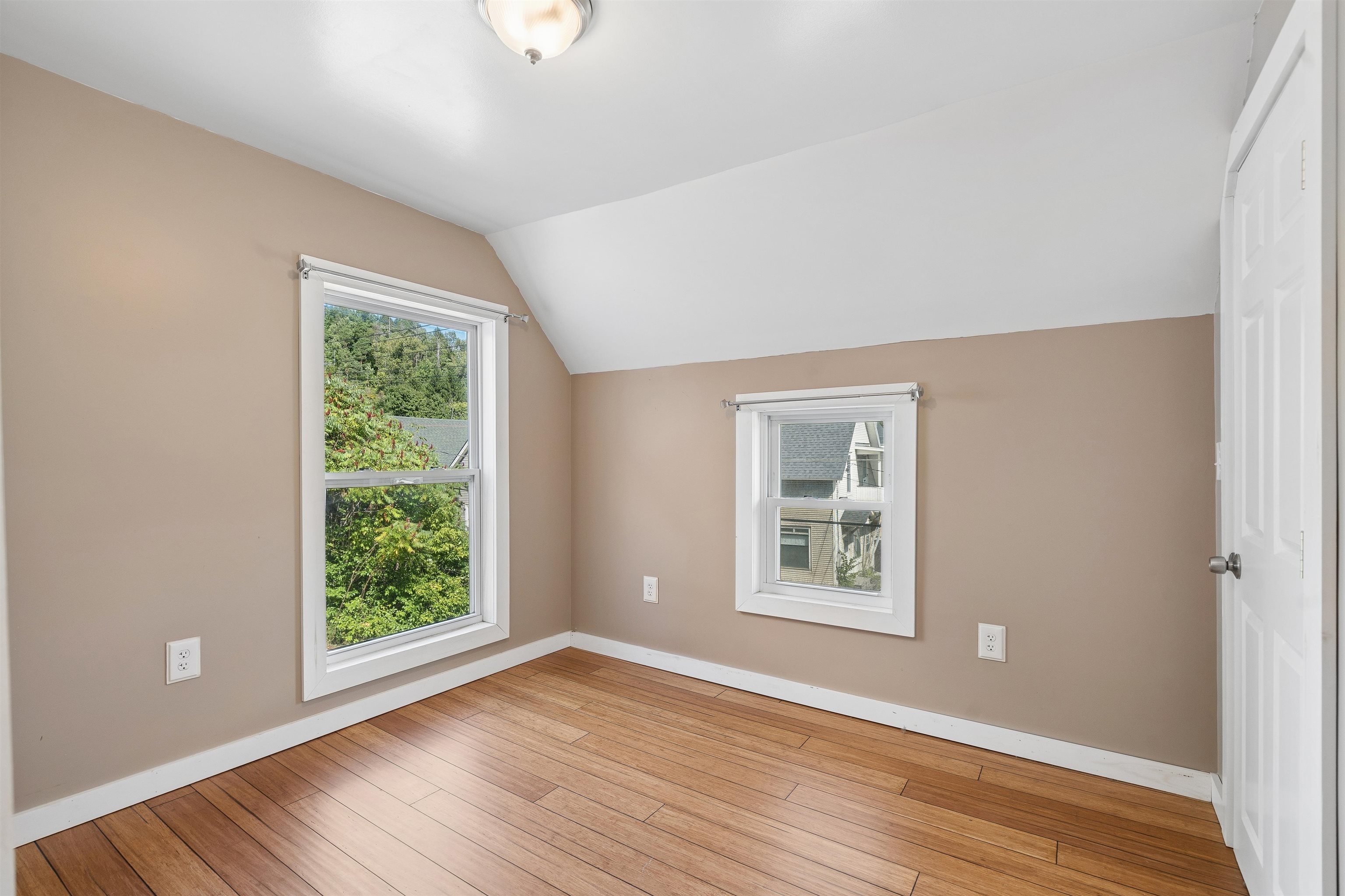2 Farwell Street Property Photo 37