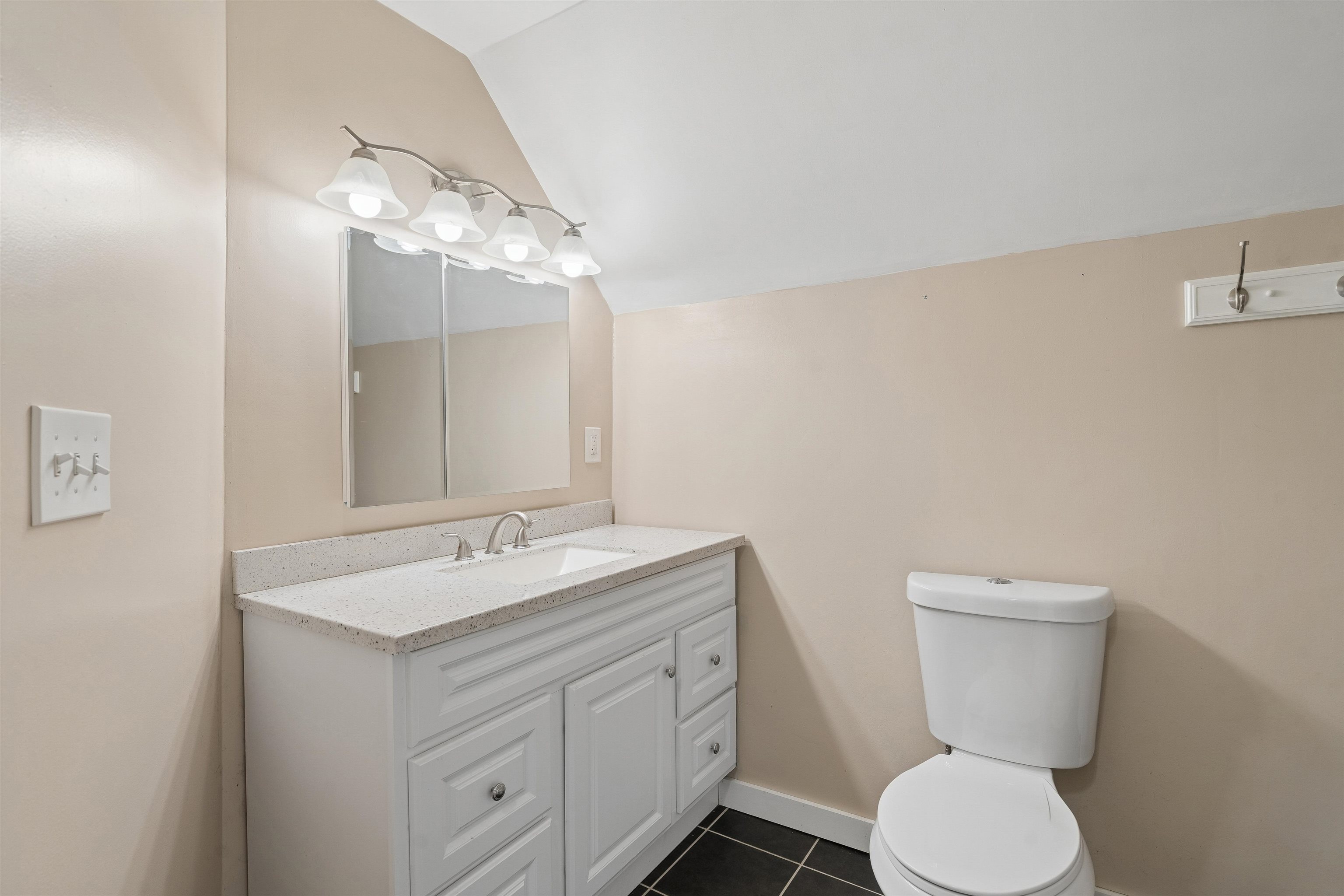2 Farwell Street Property Photo 38