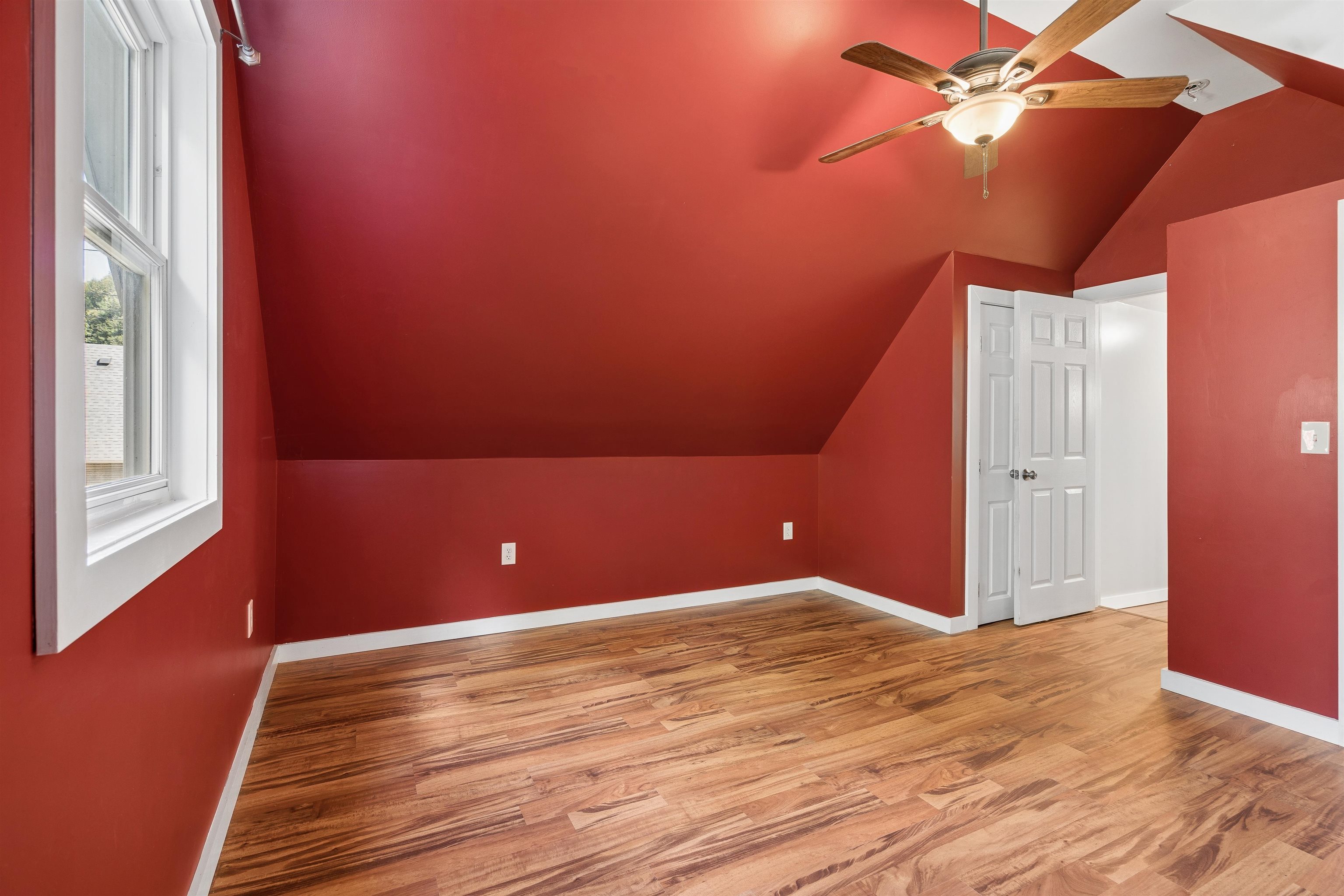 2 Farwell Street Property Photo 43