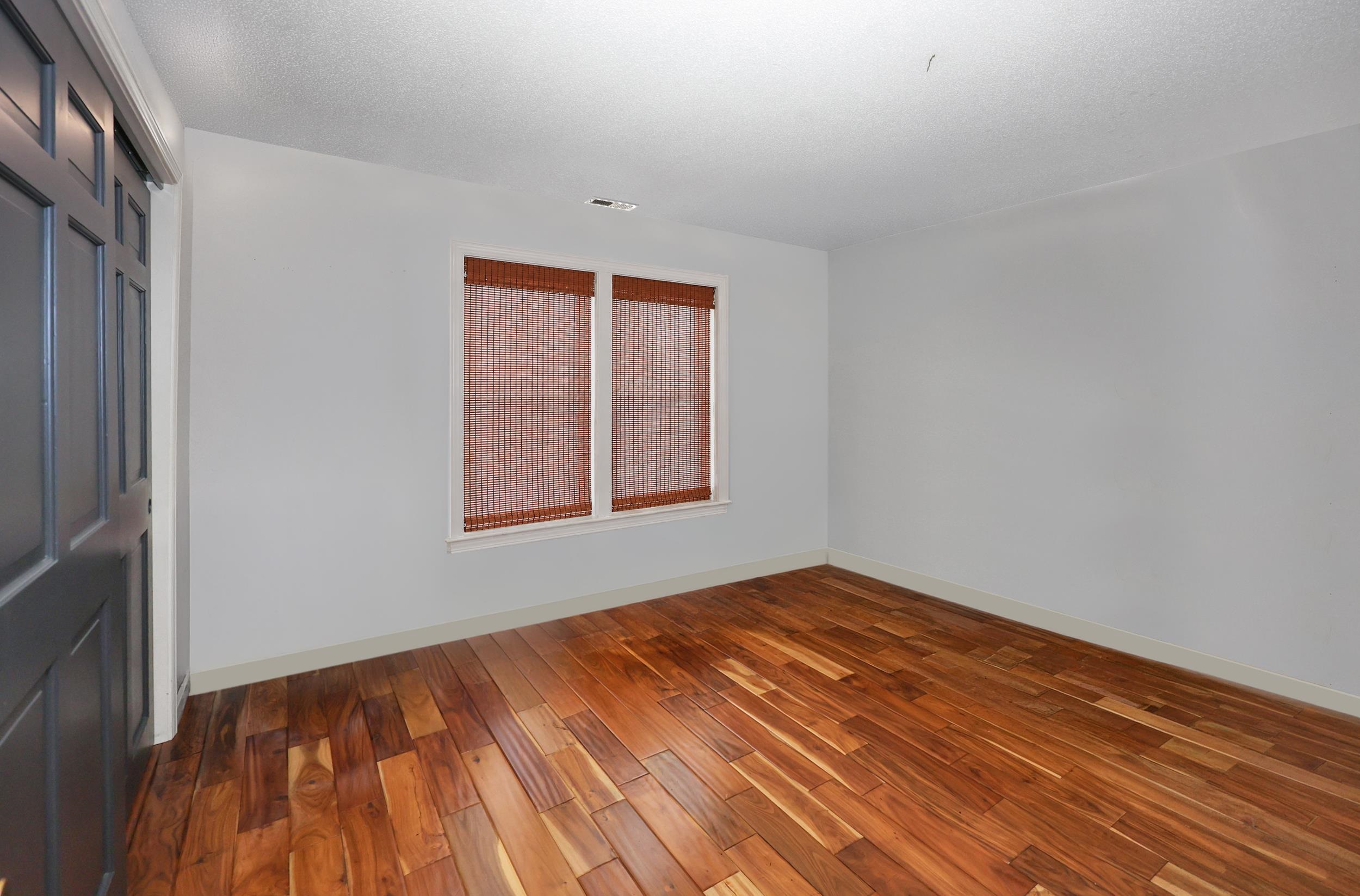 20 Christmas Tree Circle Property Photo 17