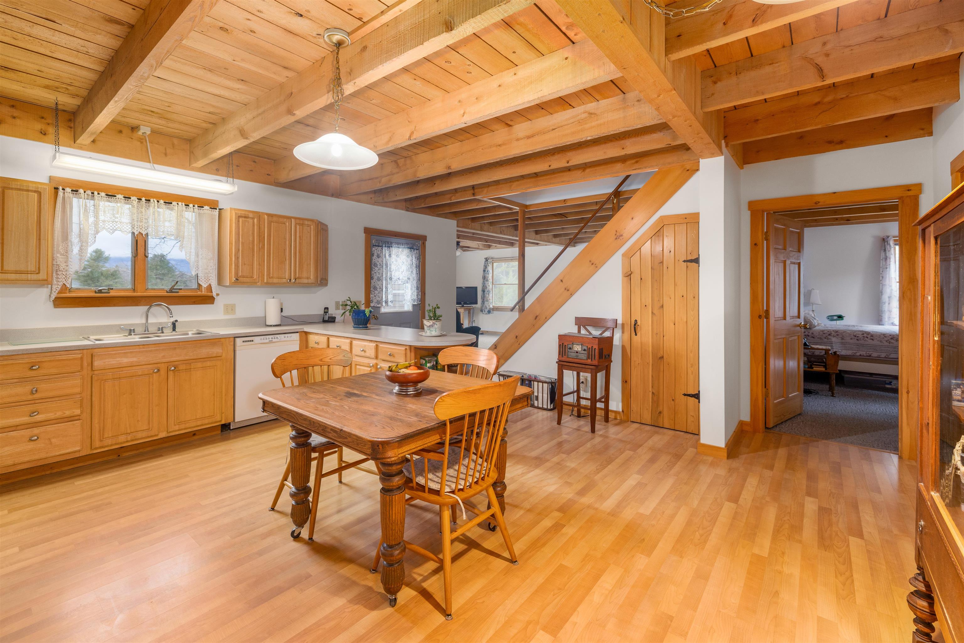 195 Beacon Hill Road Property Photo 6