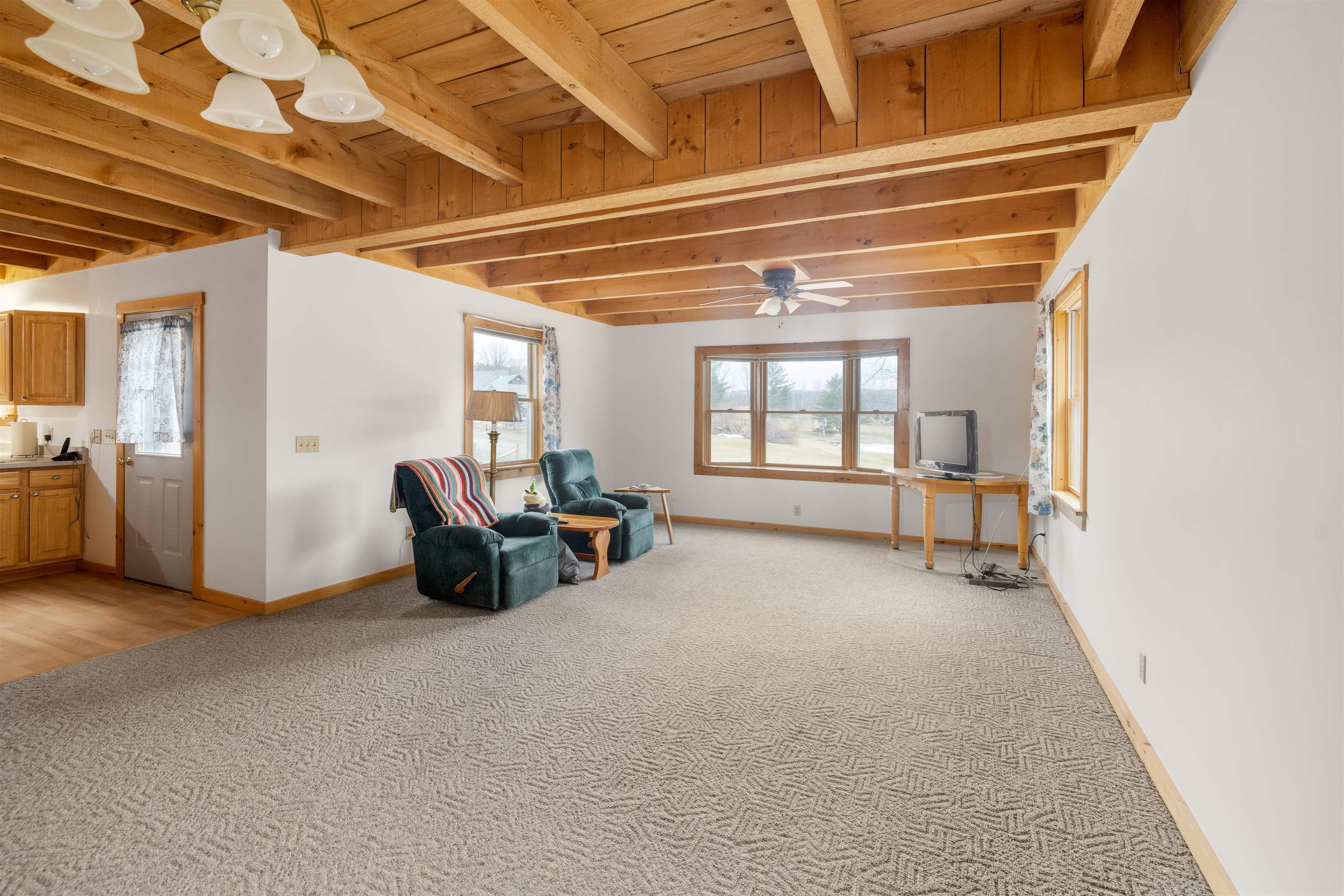 195 Beacon Hill Road Property Photo 8