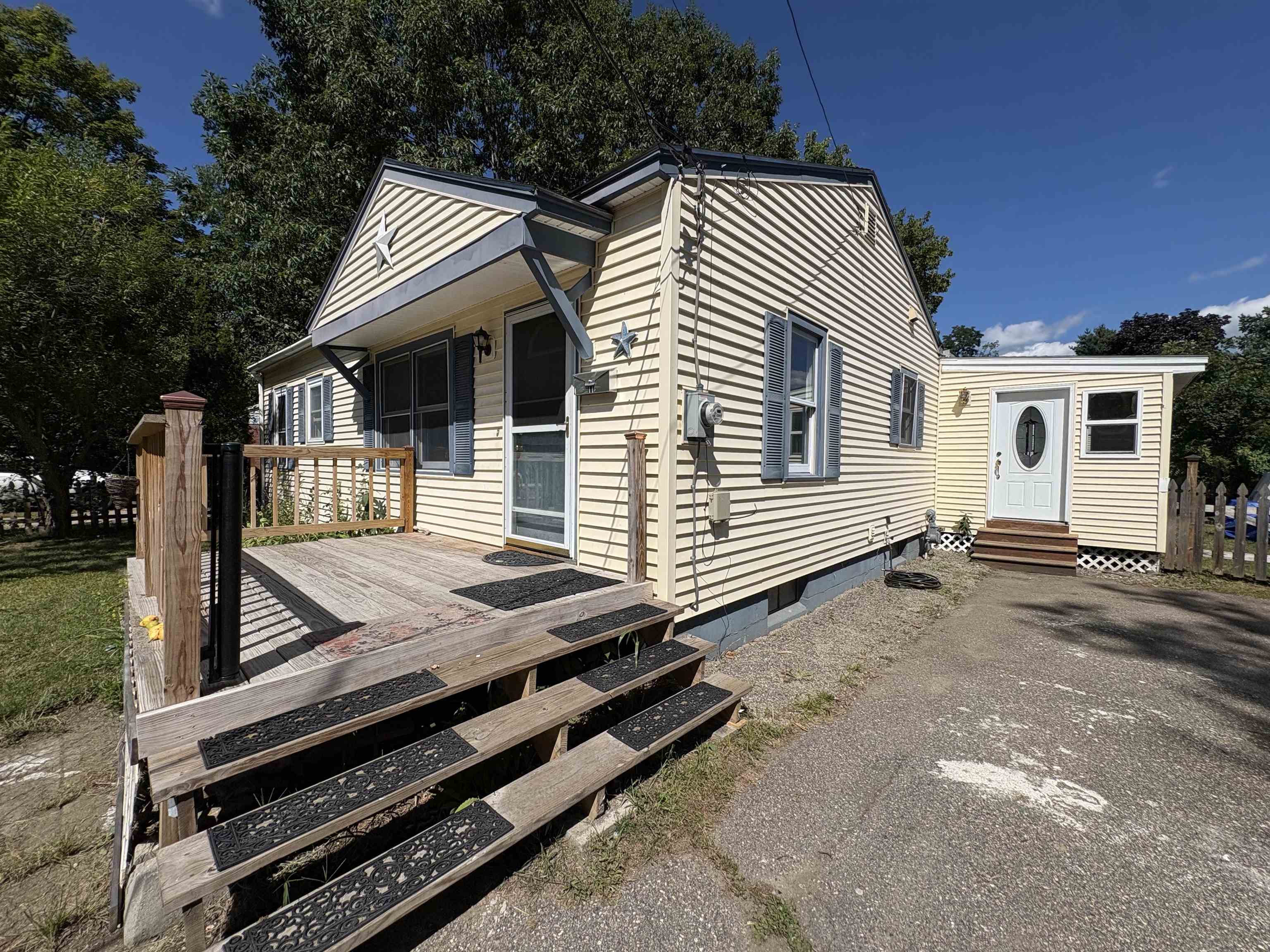 11 Mohawk Avenue Property Photo 3