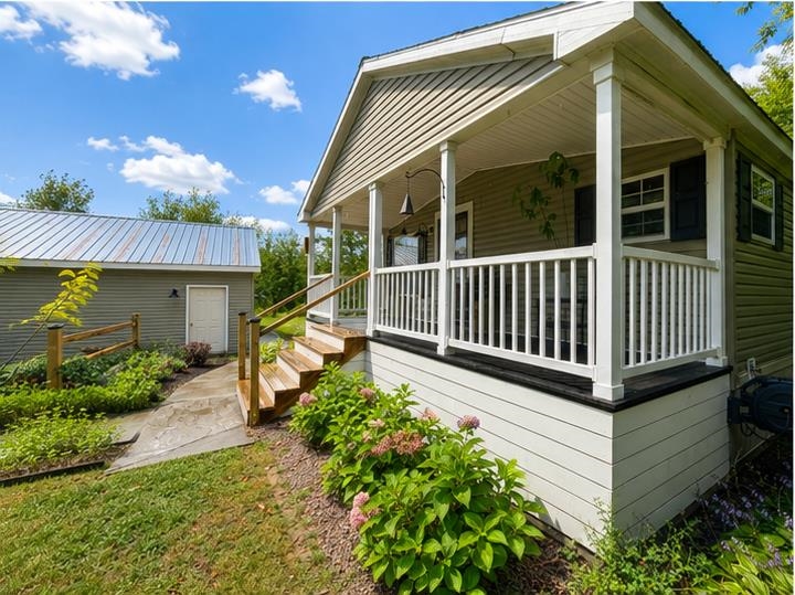 11 Arnold Drive Property Photo 3