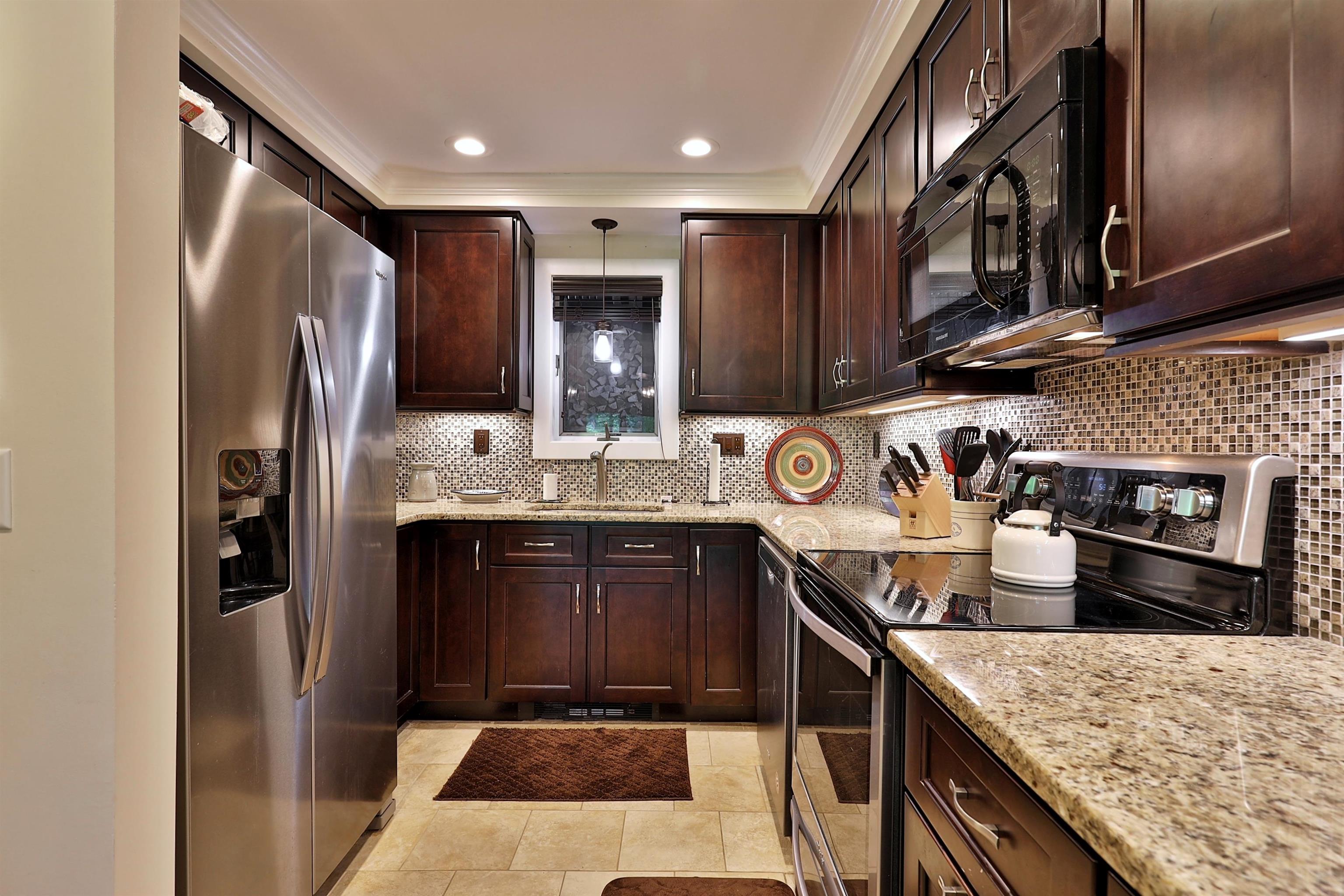 894 East Ash Road Property Photo 3