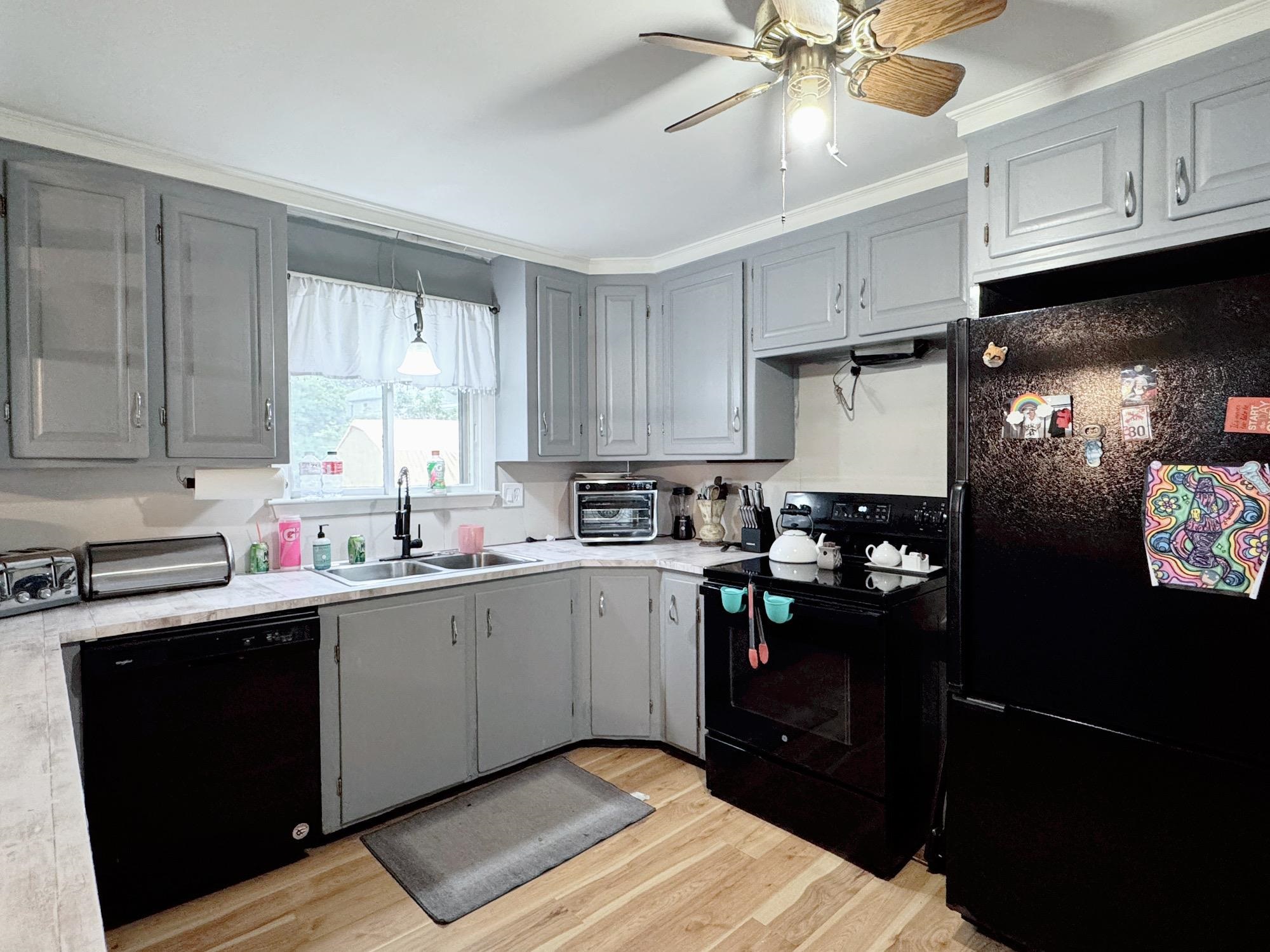247 S Jewett Street Property Photo 8