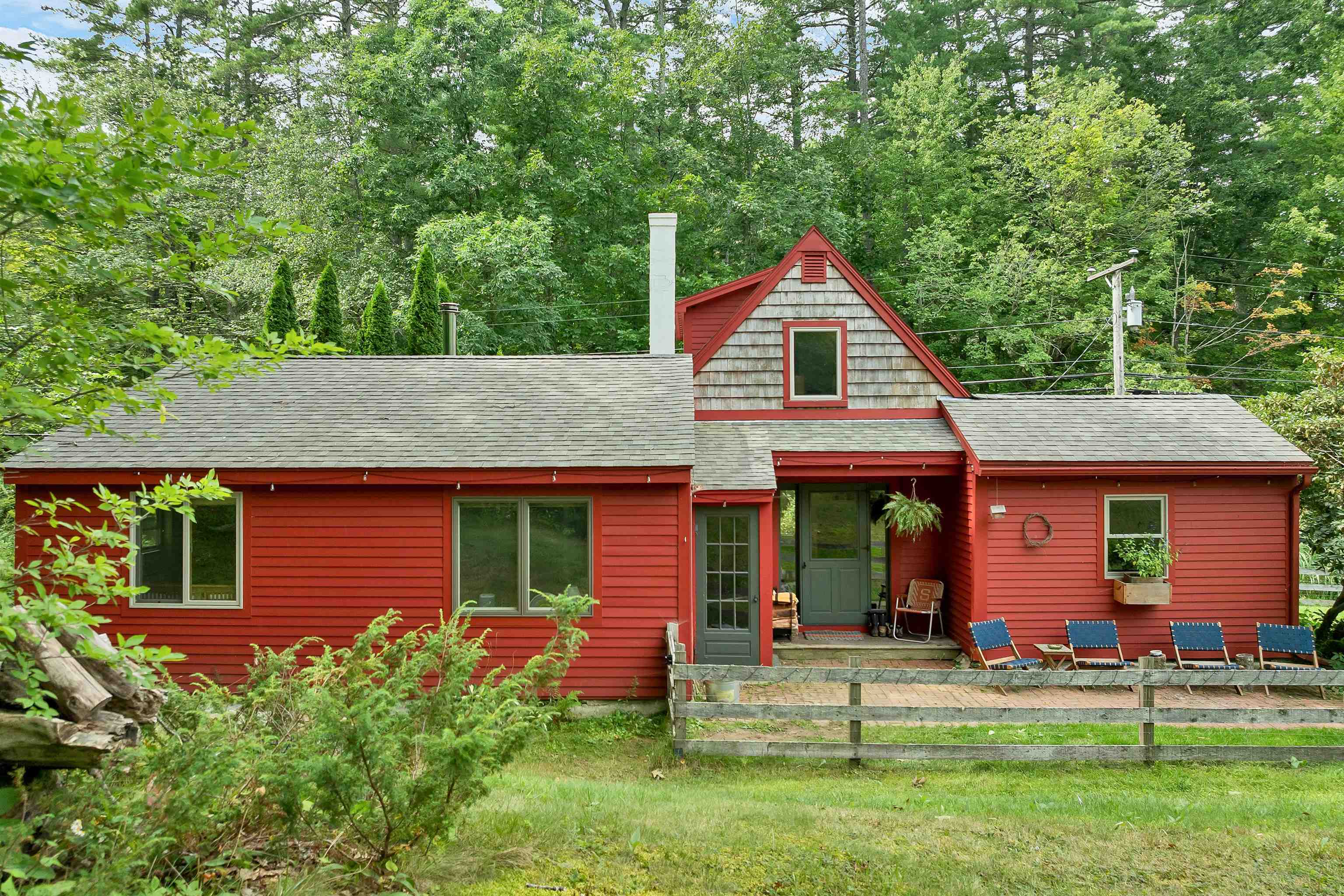 170 Packers Falls Road Property Photo 1