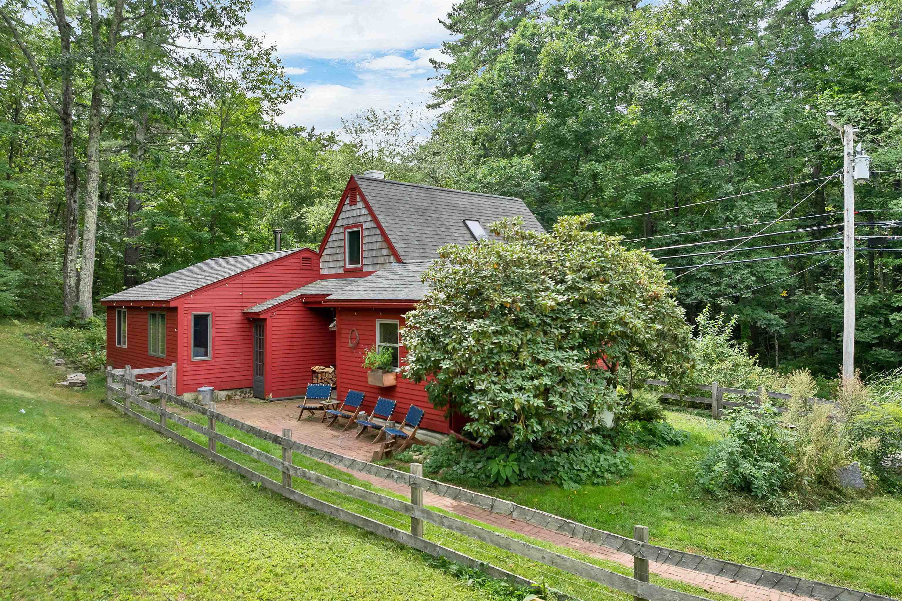 170 Packers Falls Road Property Photo 3