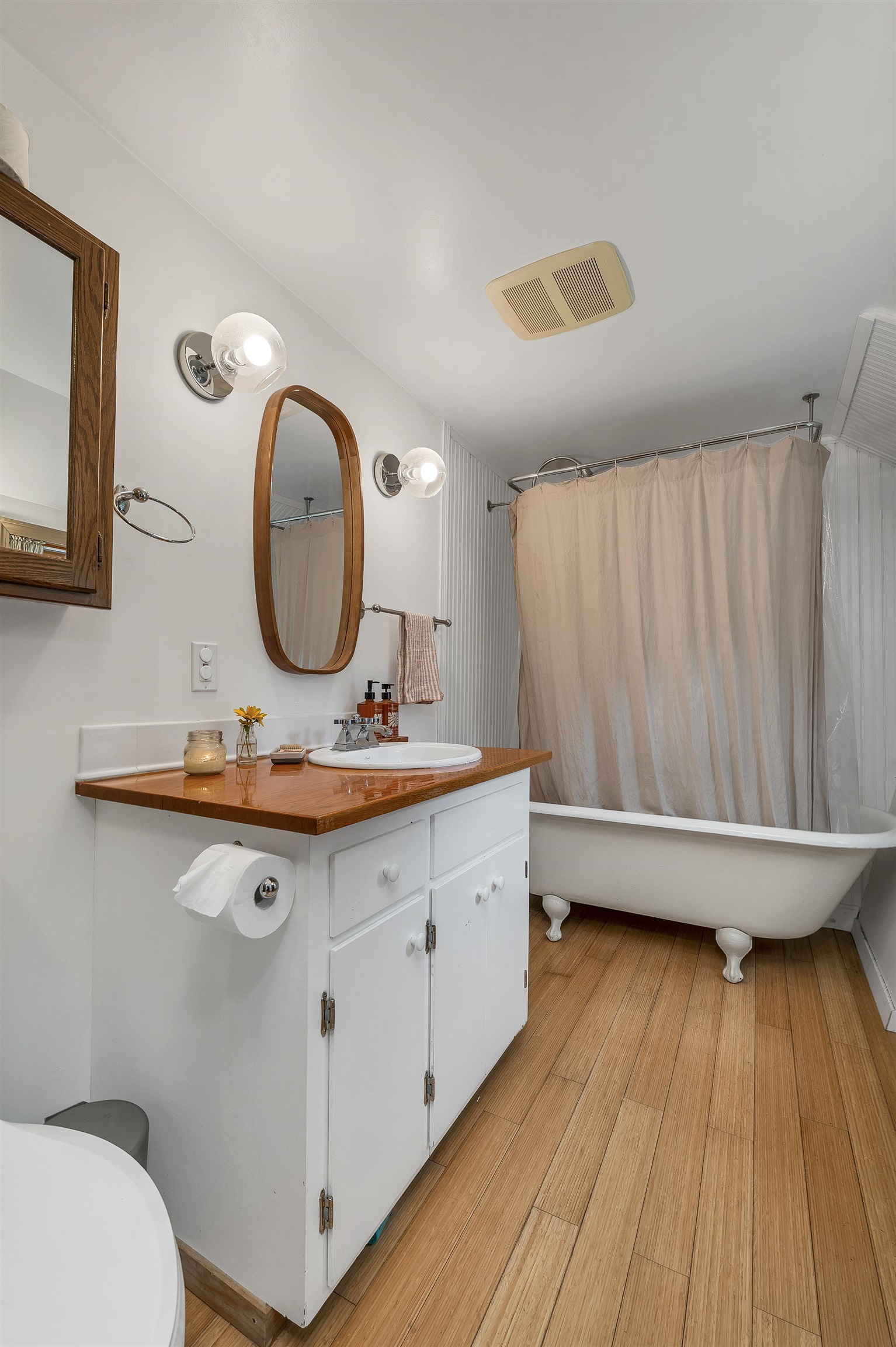 170 Packers Falls Road Property Photo 35
